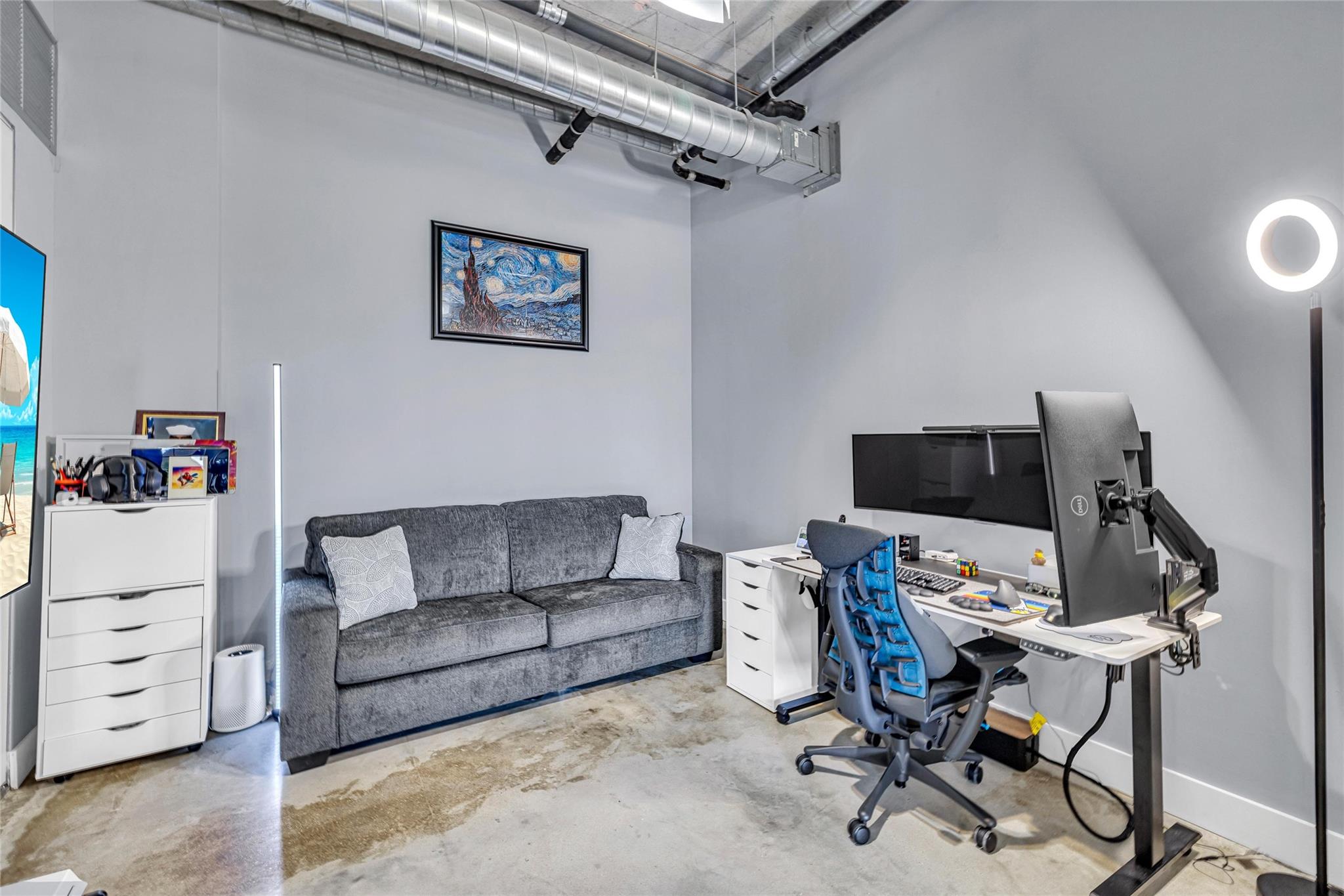 435 N Andrews Ave 301