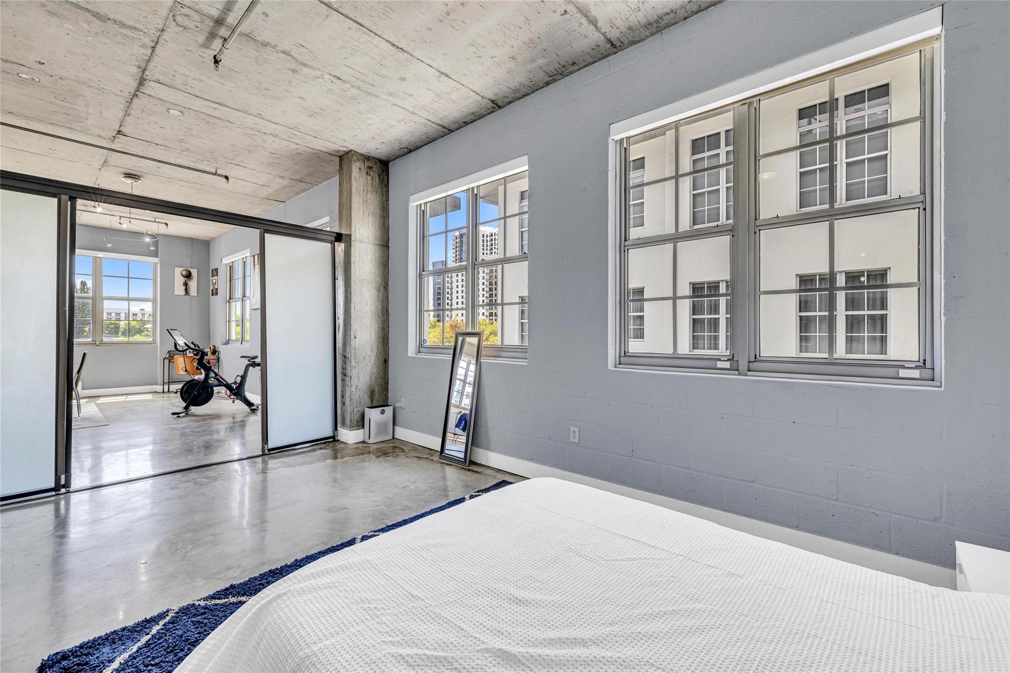 435 N Andrews Ave 301