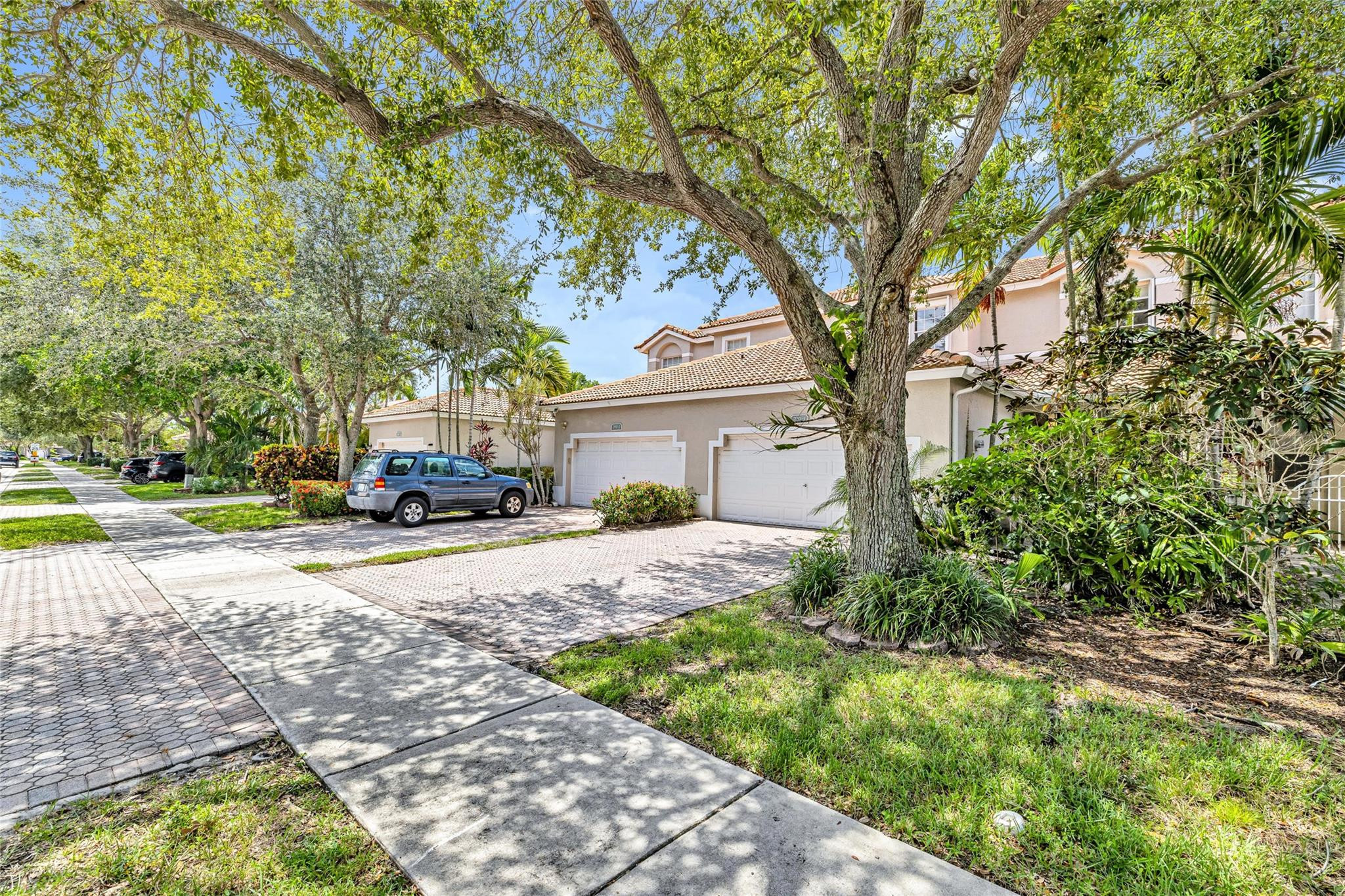 7951 S Aragon Blvd 3