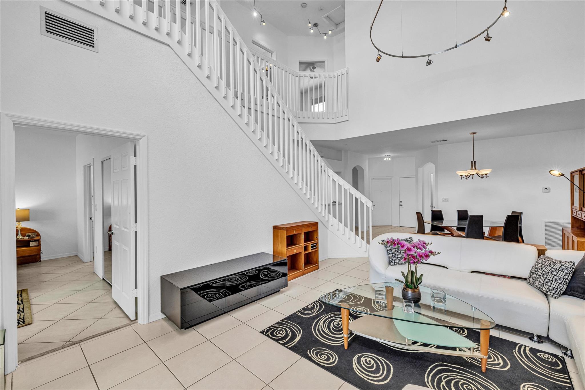 7951 S Aragon Blvd 3