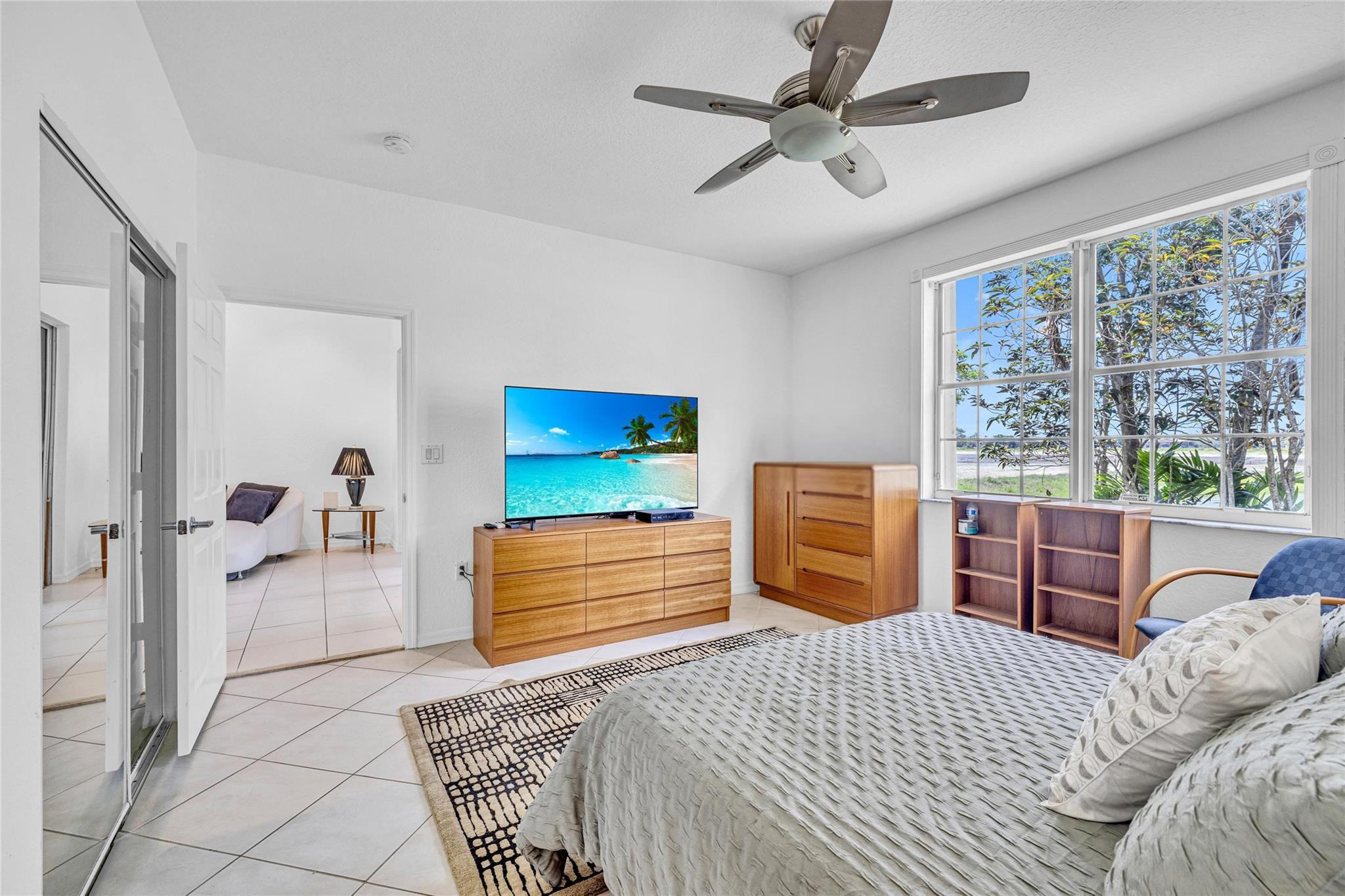 7951 S Aragon Blvd 3