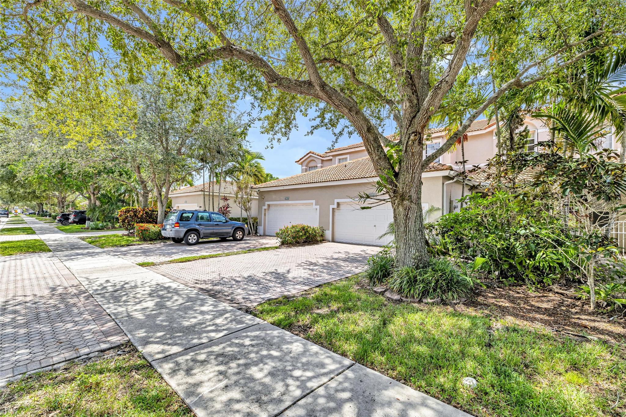 7951 S Aragon Blvd 3