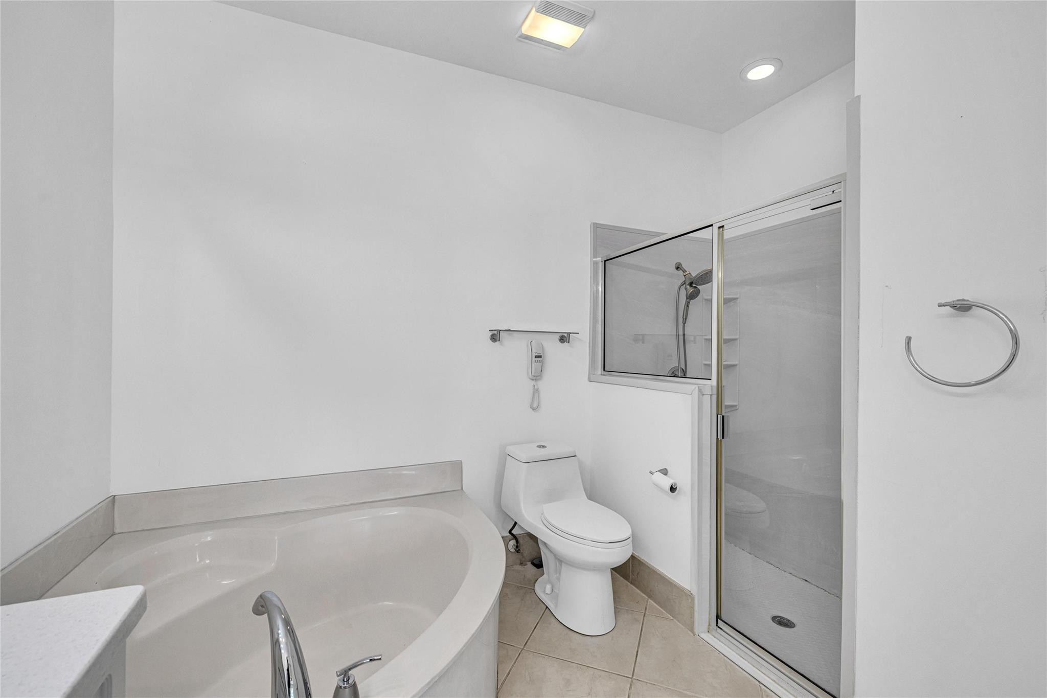 7951 S Aragon Blvd 3