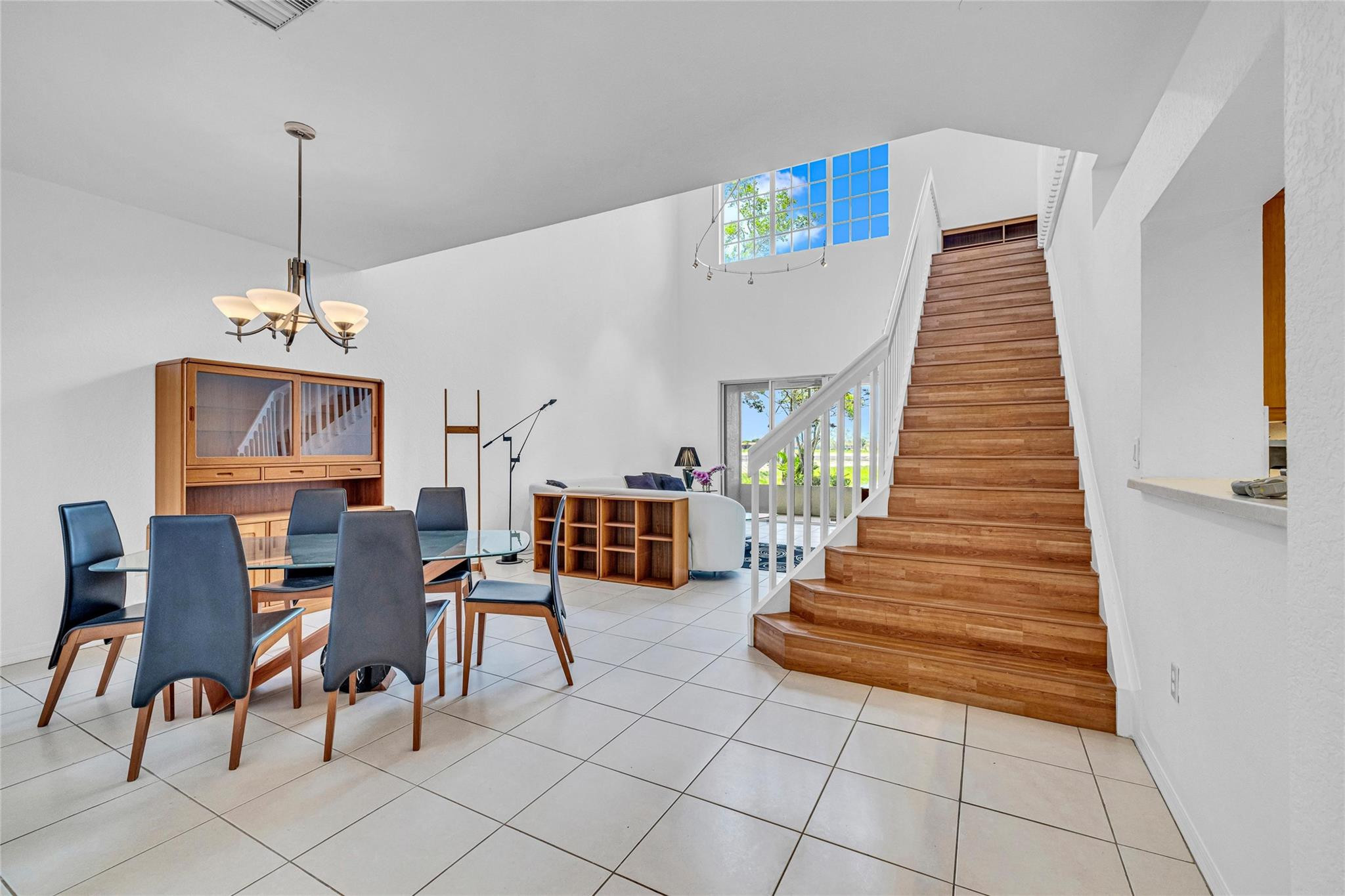 7951 S Aragon Blvd 3