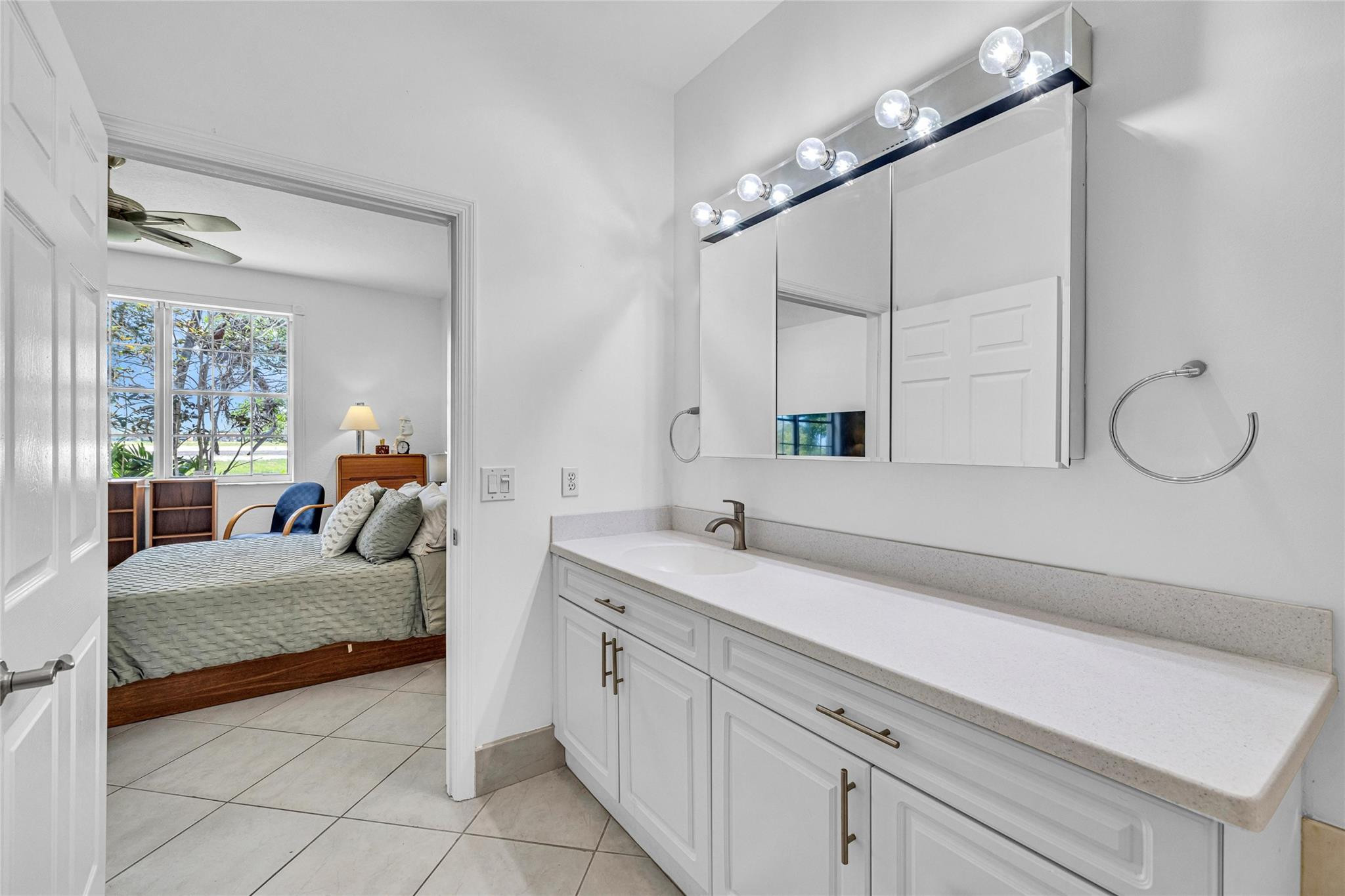 7951 S Aragon Blvd 3