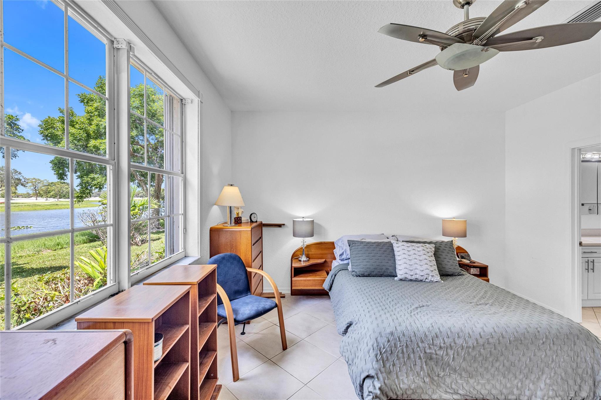 7951 S Aragon Blvd 3