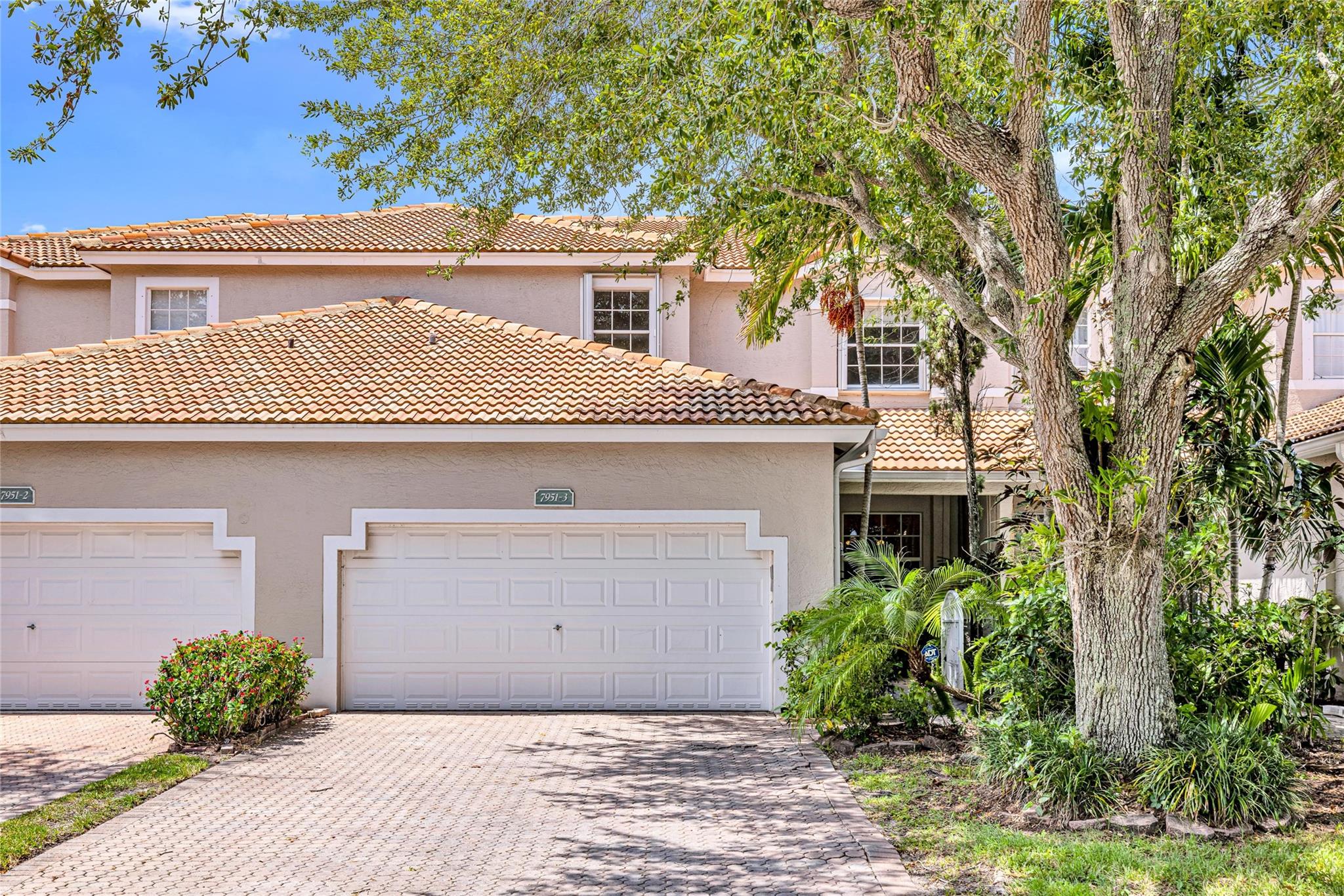 7951 S Aragon Blvd 3