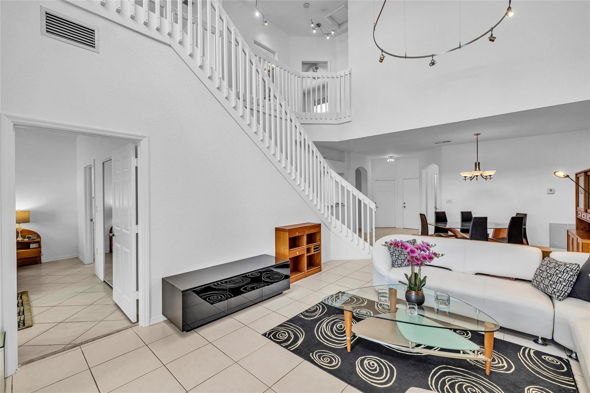 7951 S Aragon Blvd 3