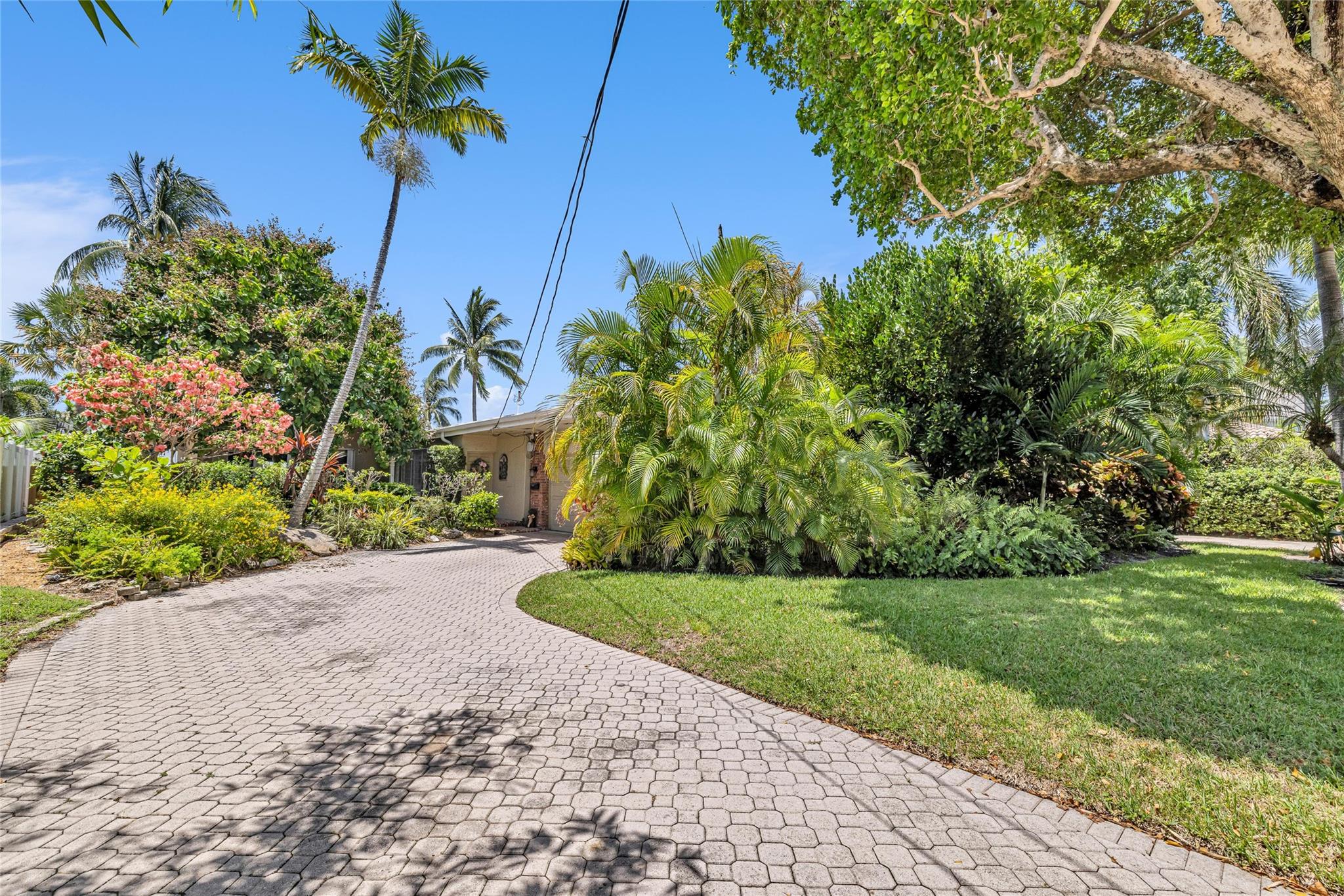 2518 Barcelona Dr