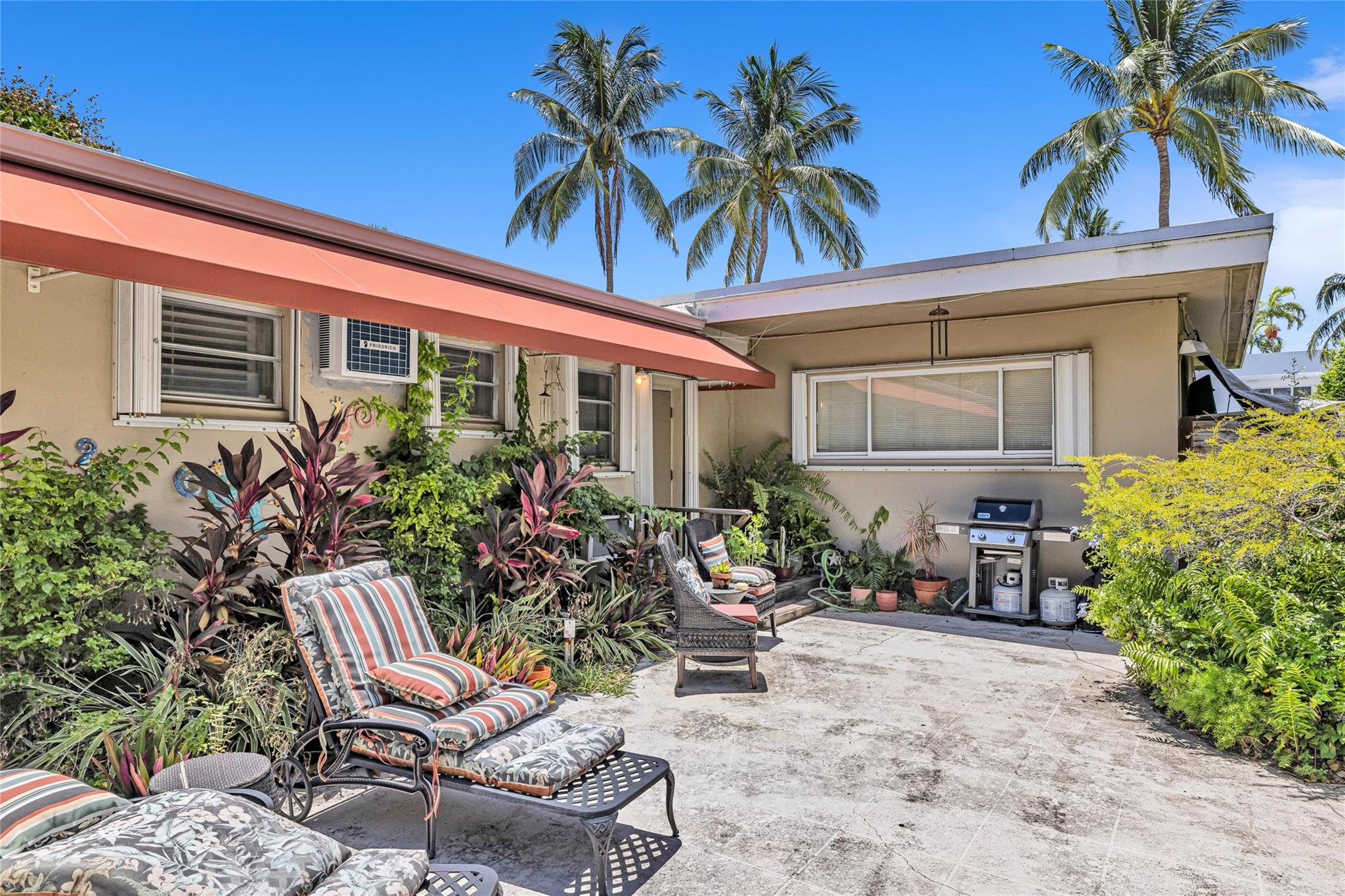 2518 Barcelona Dr