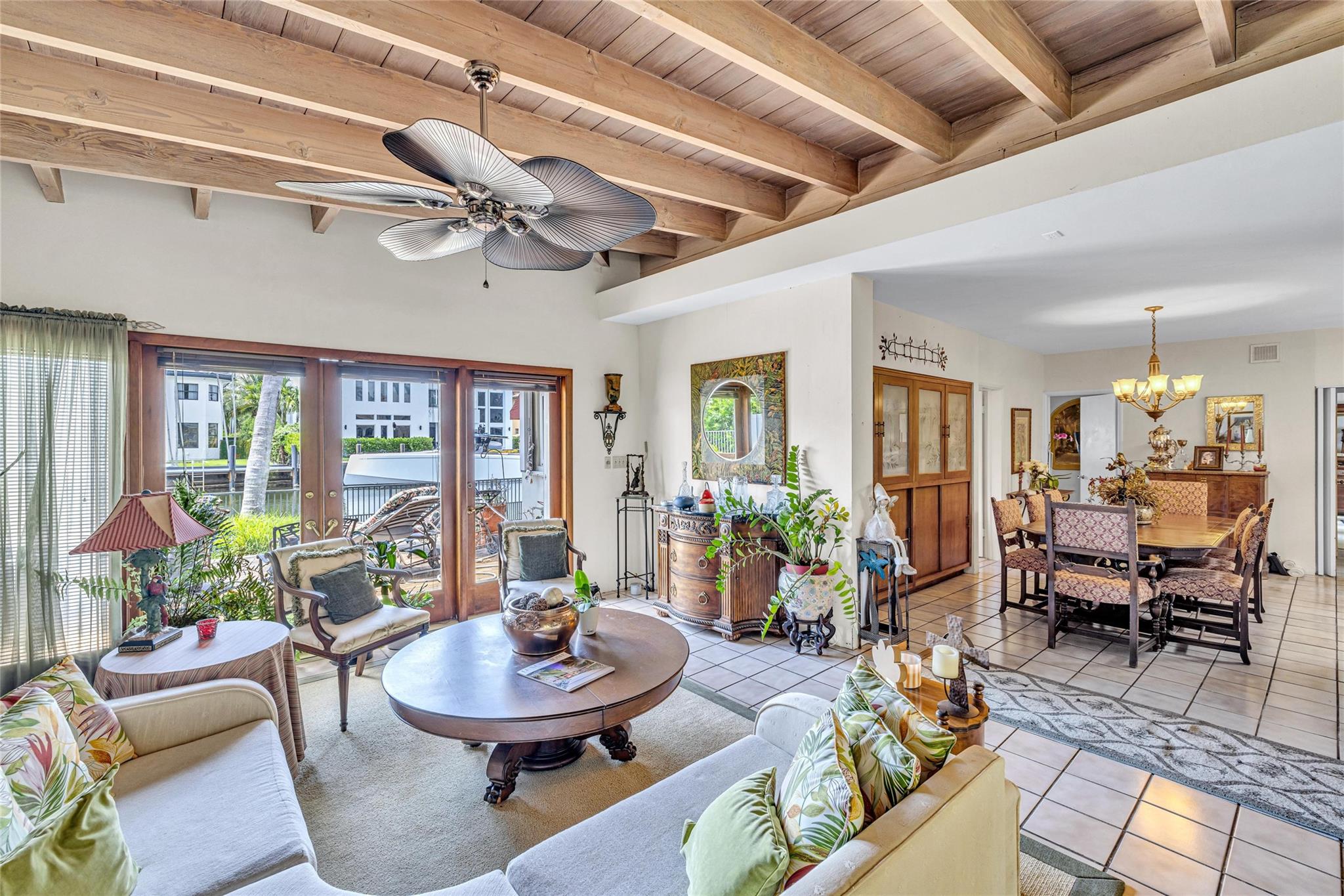 2518 Barcelona Dr