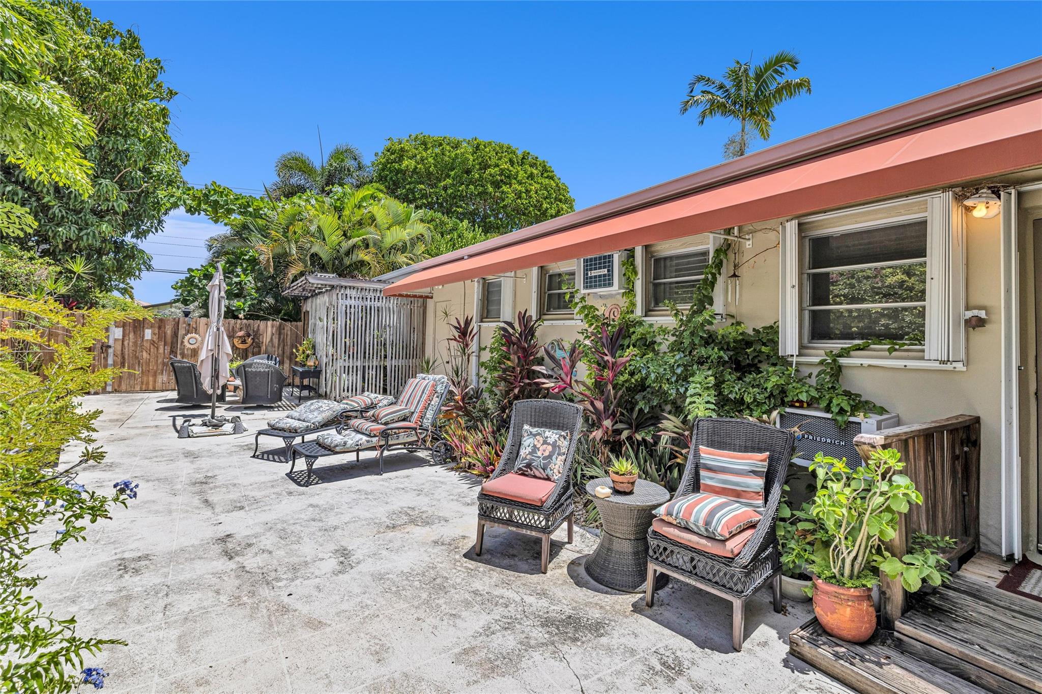 2518 Barcelona Dr