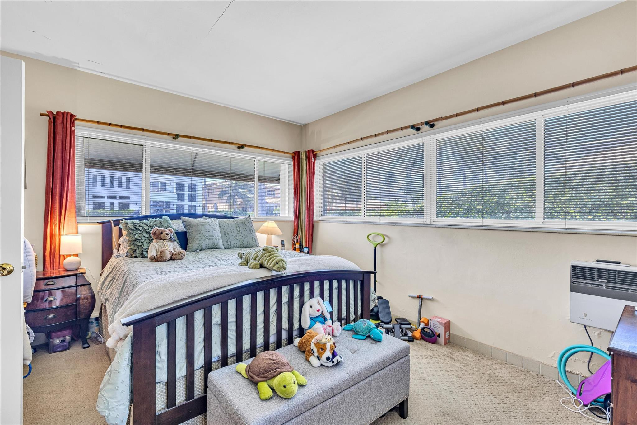 2518 Barcelona Dr