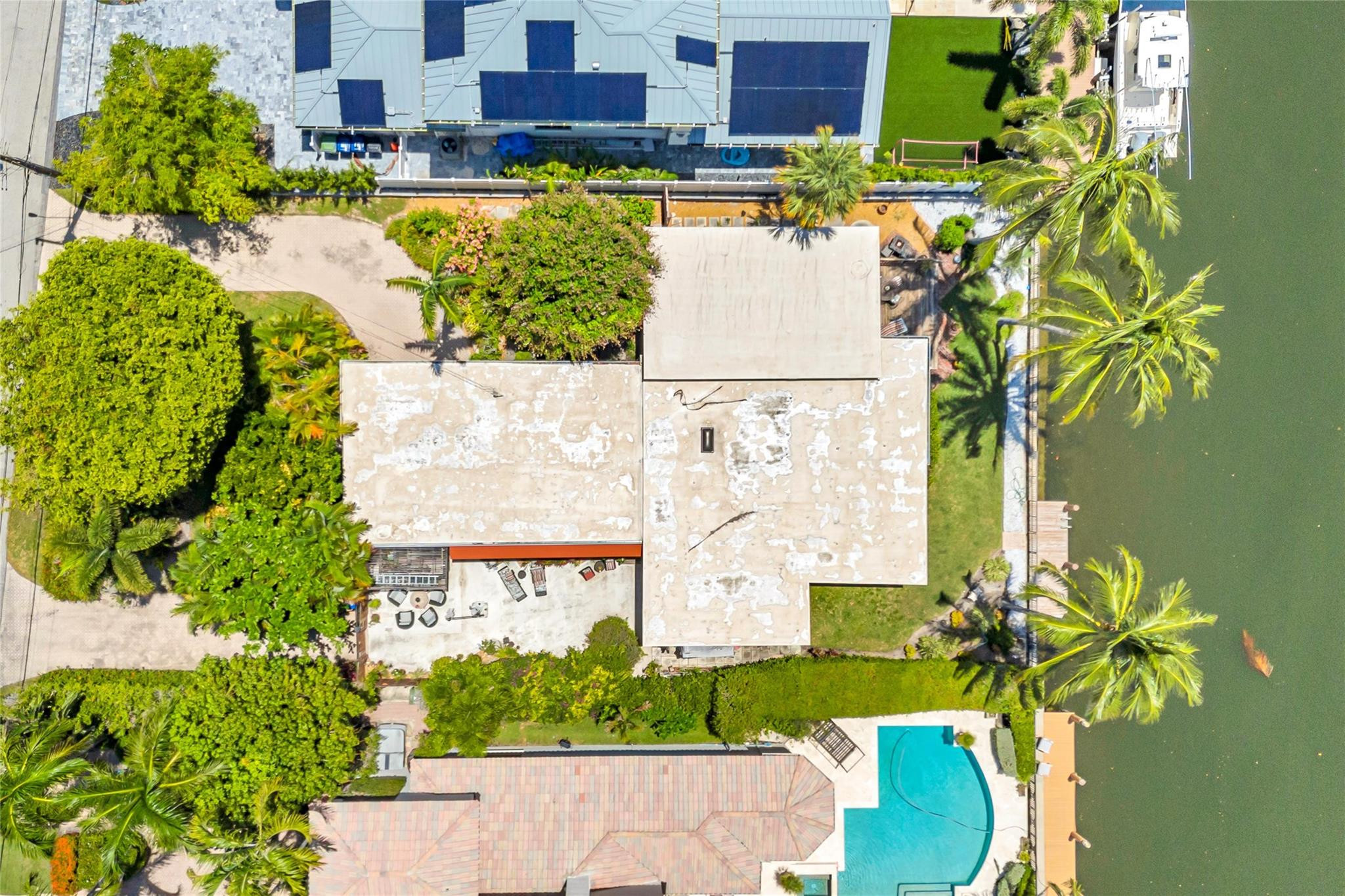 2518 Barcelona Dr