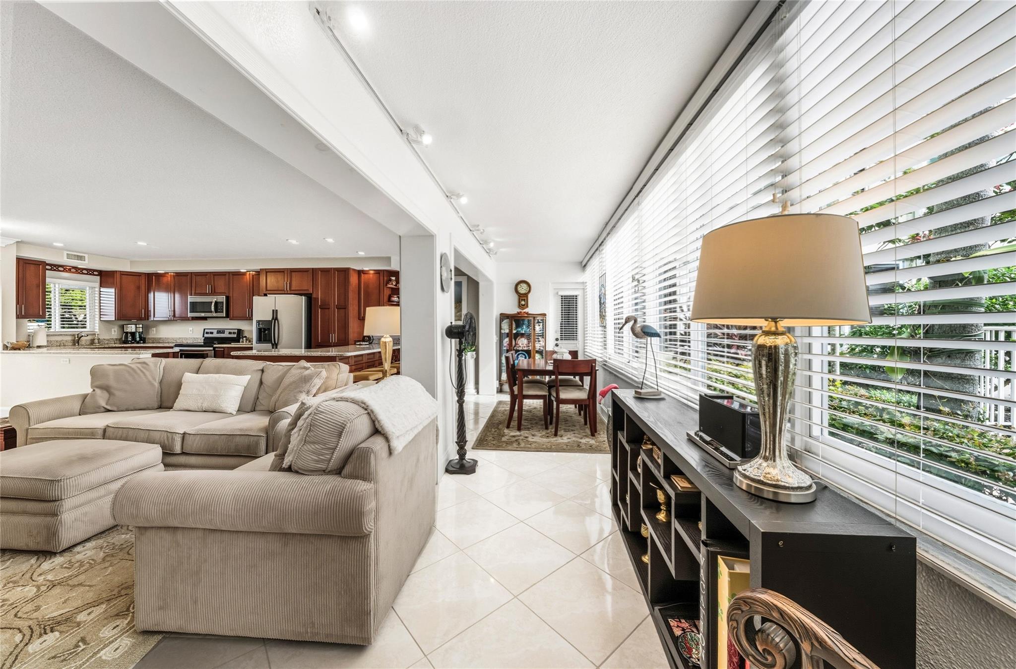 1000 SE 4th St 117 & 118