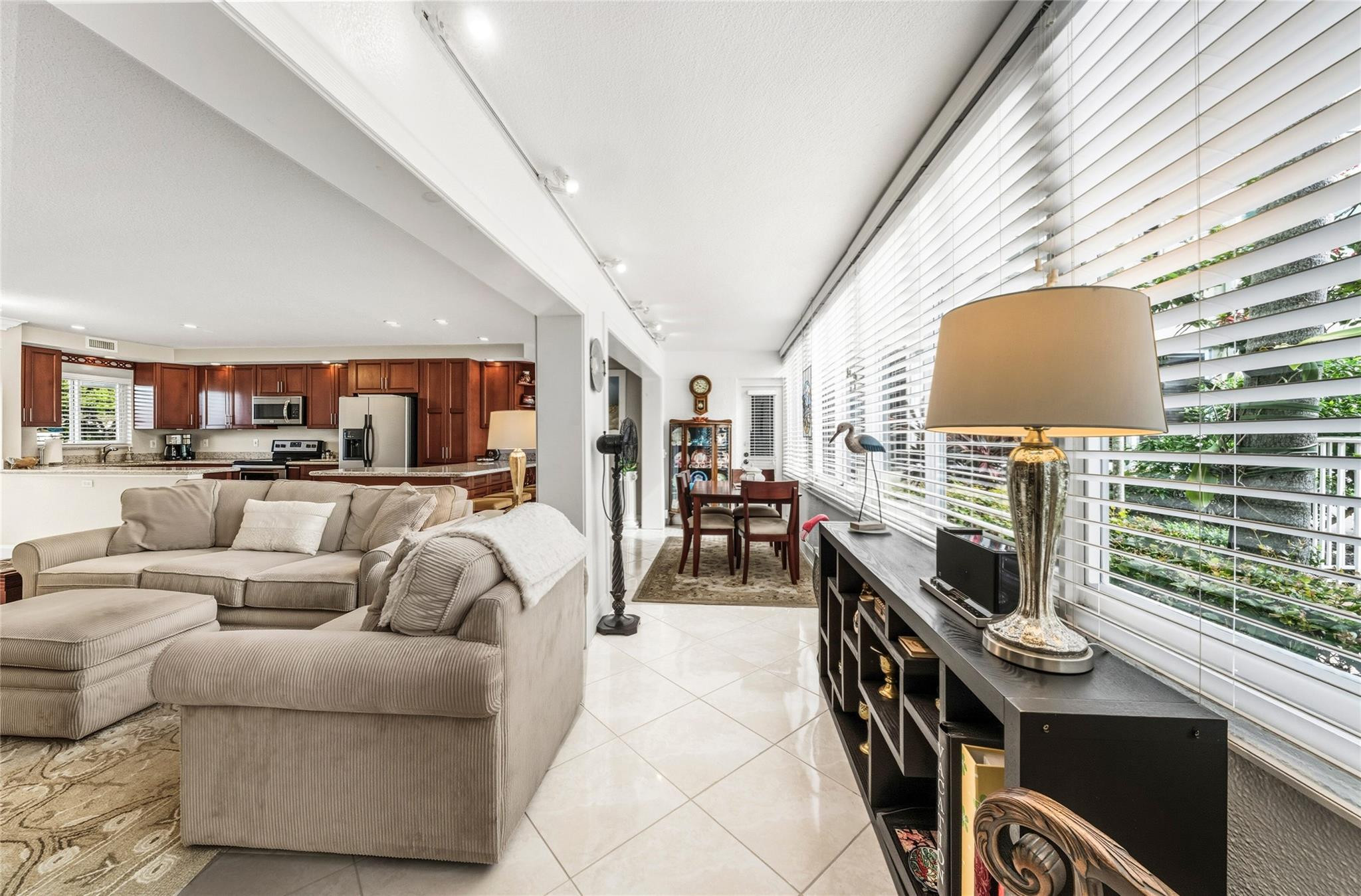 1000 SE 4th St 117 & 118