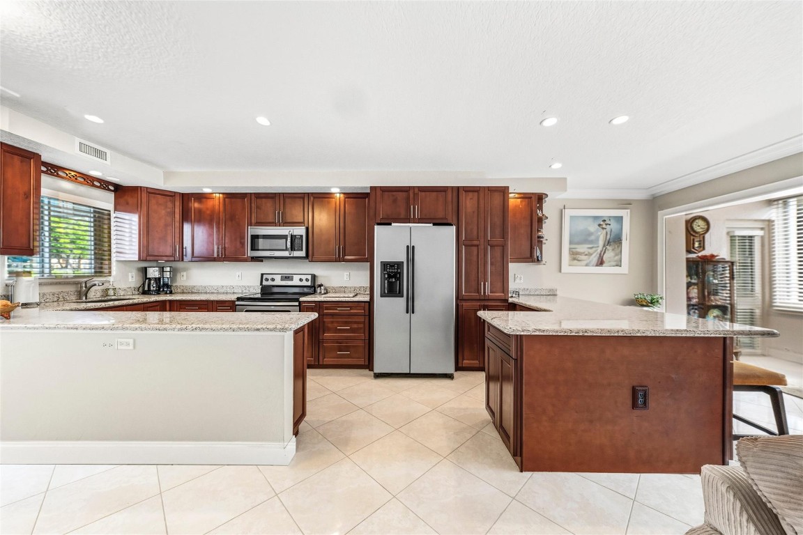 1000 SE 4th St 117 & 118