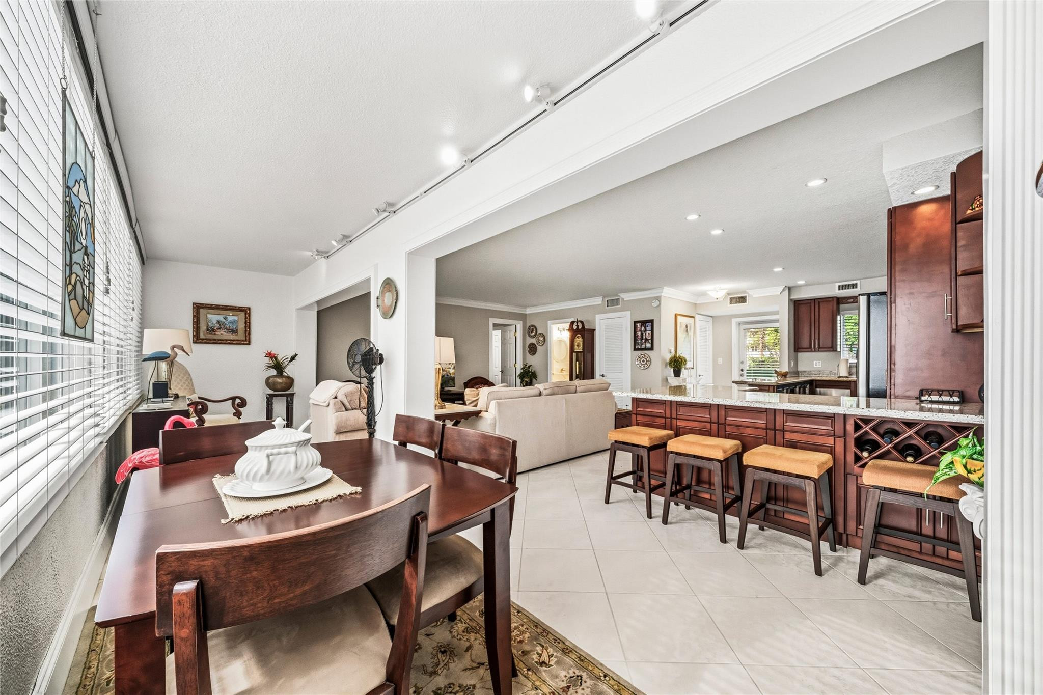 1000 SE 4th St 117 & 118