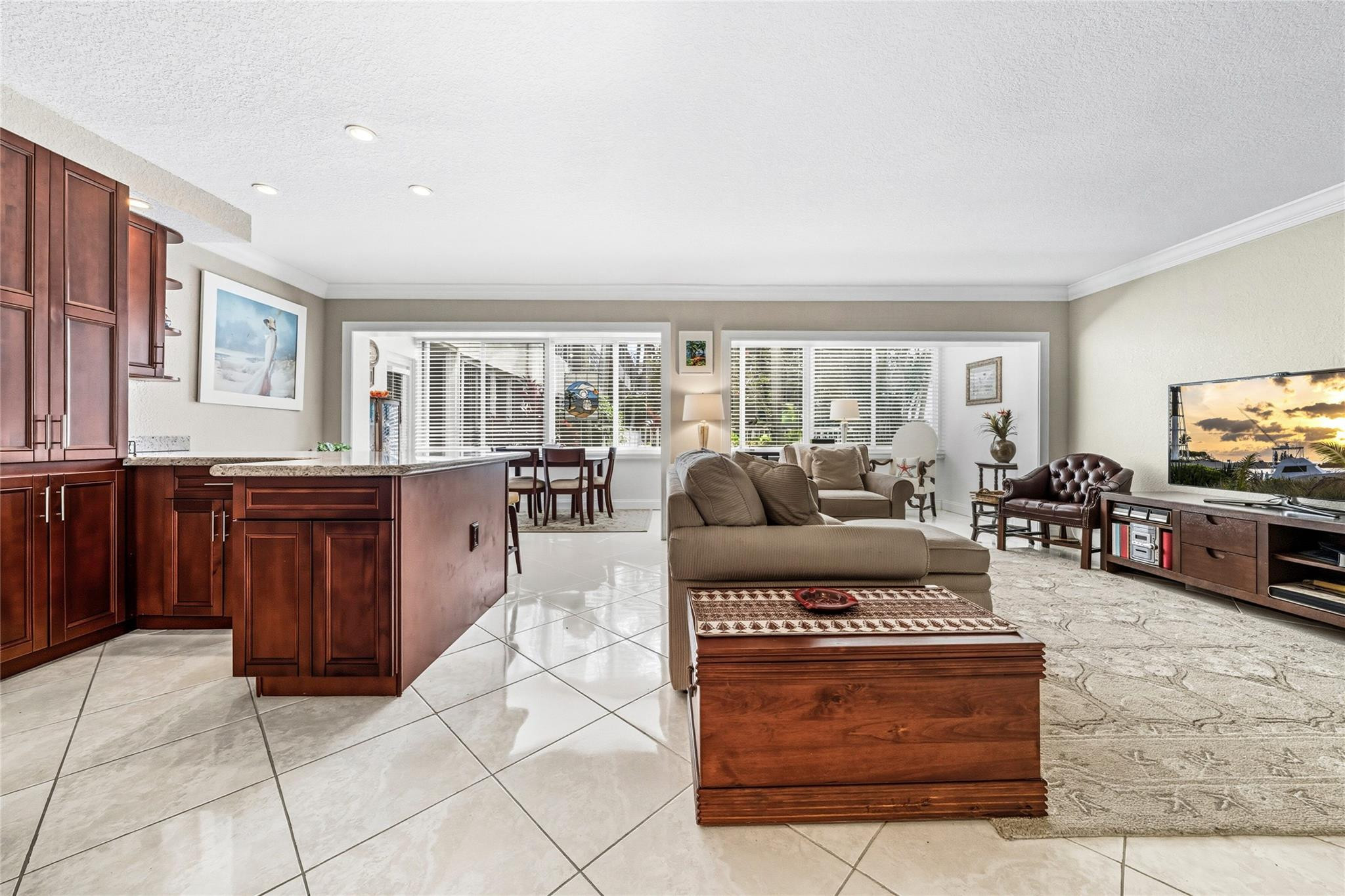 1000 SE 4th St 117 & 118