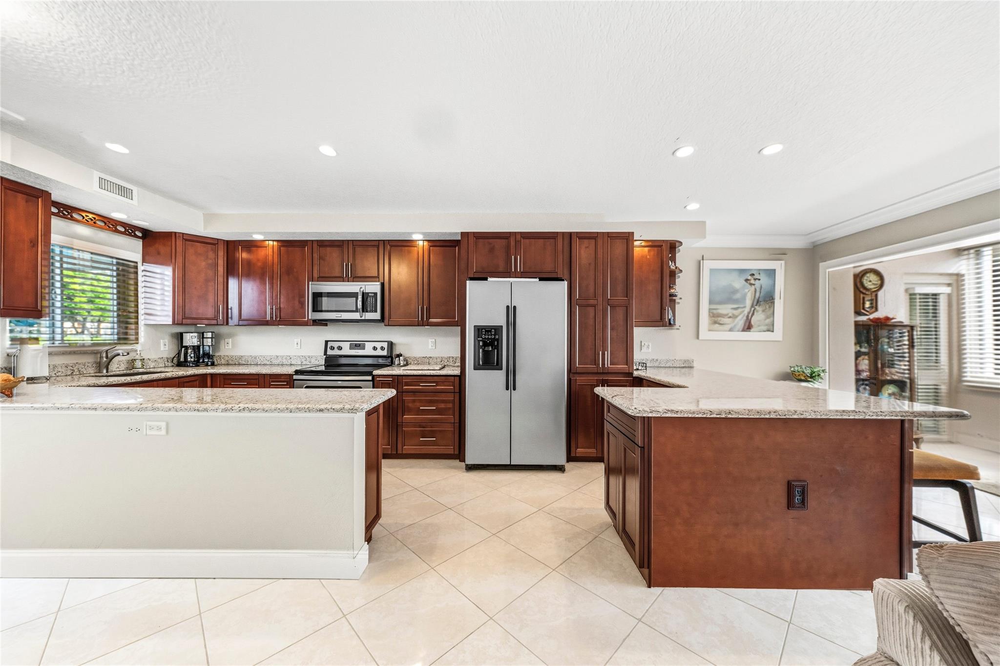 1000 SE 4th St 117 & 118