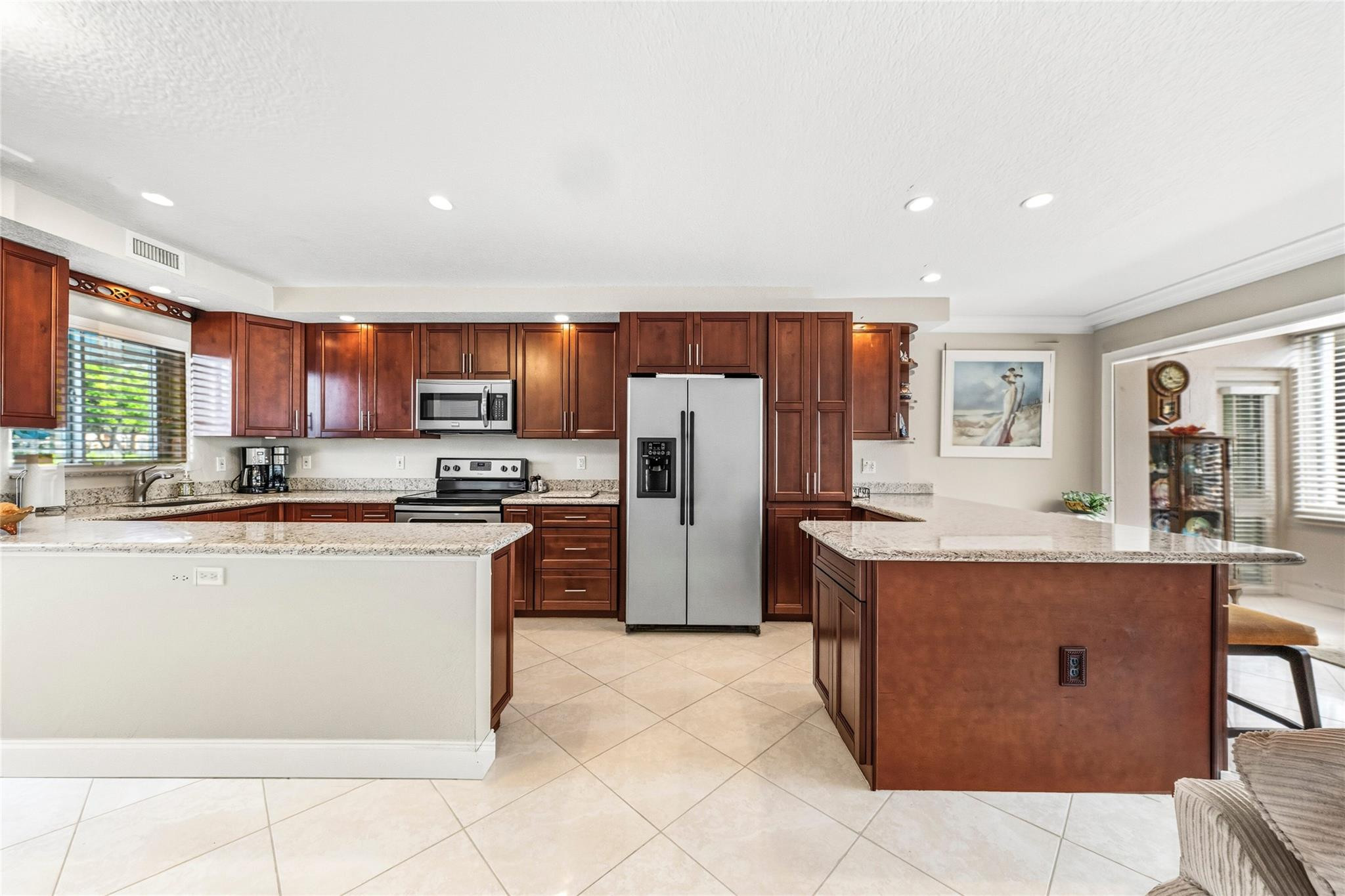 1000 SE 4th St 117 & 118