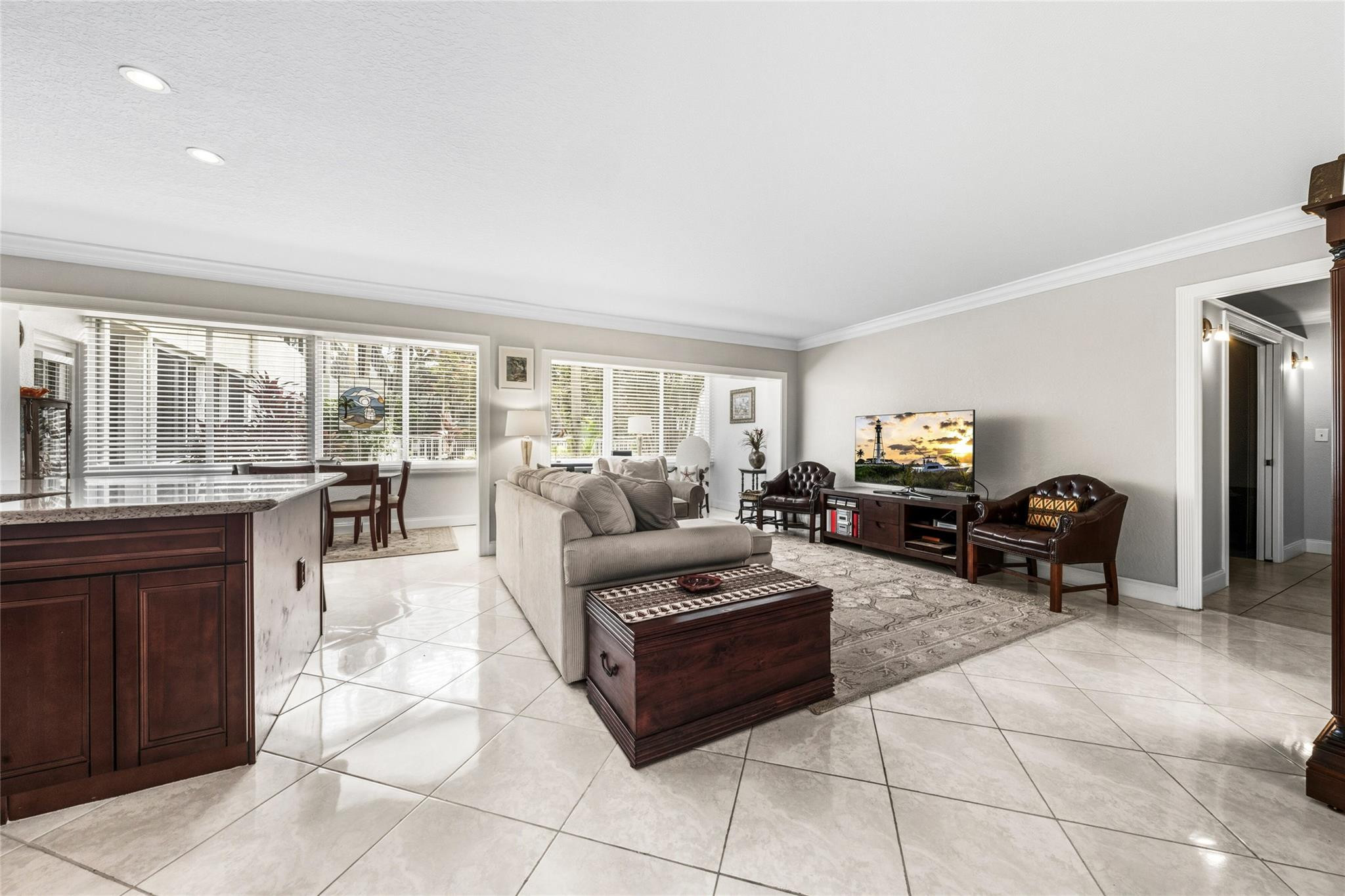 1000 SE 4th St 117 & 118