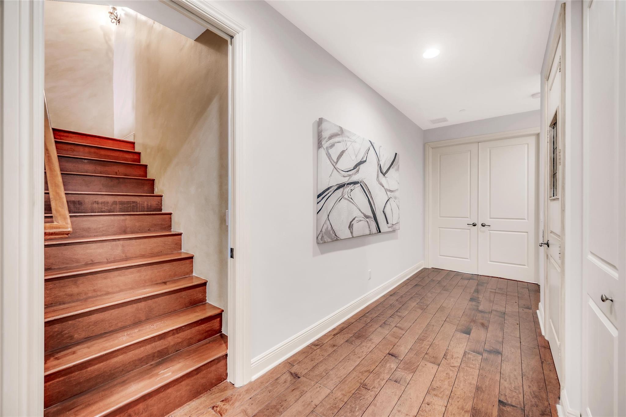 1025 SE 2nd Ct 1025