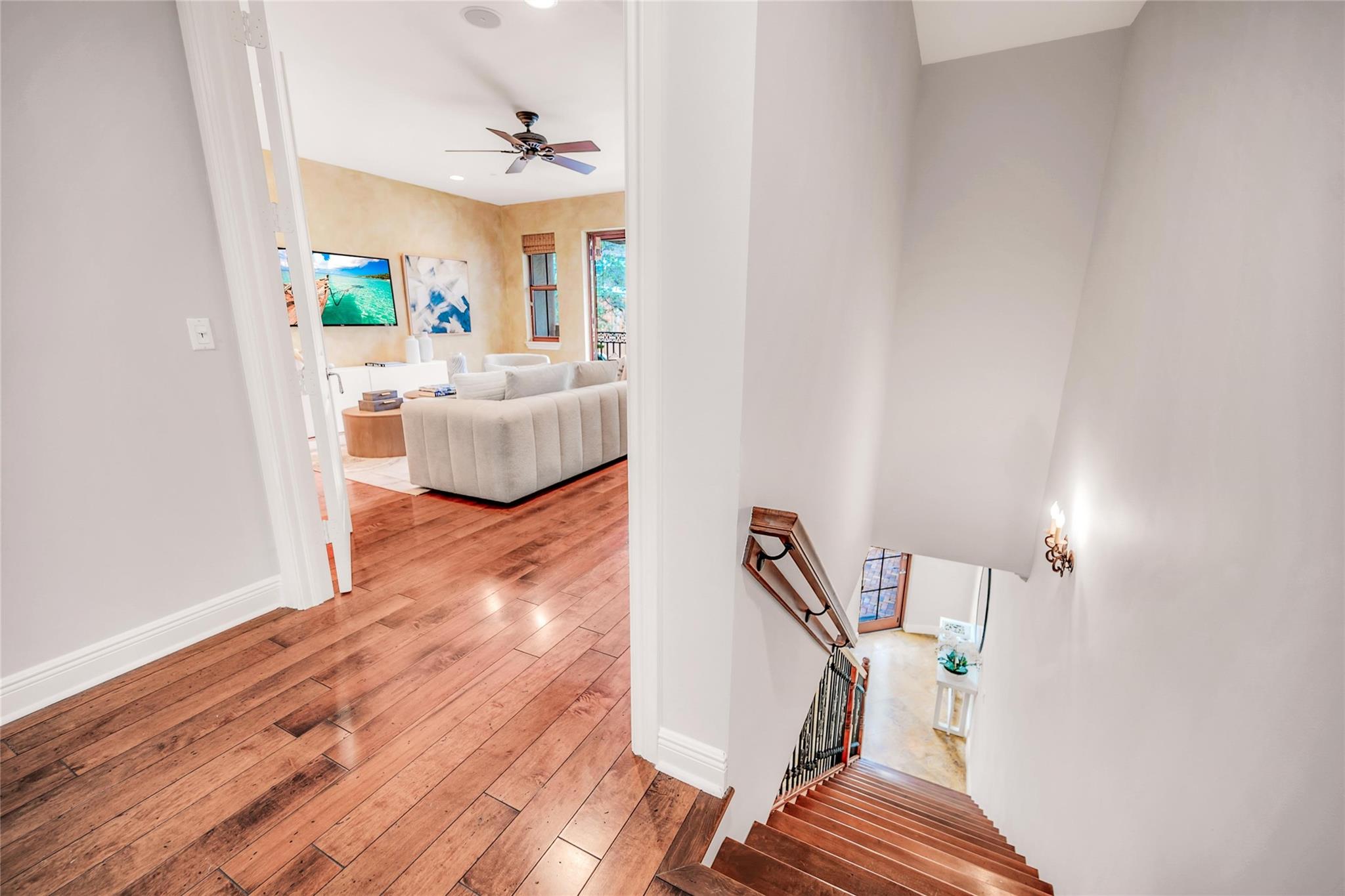 1025 SE 2nd Ct 1025