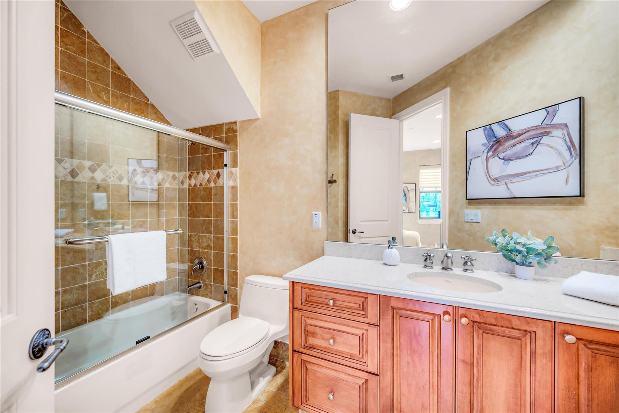 1025 SE 2nd Ct 1025