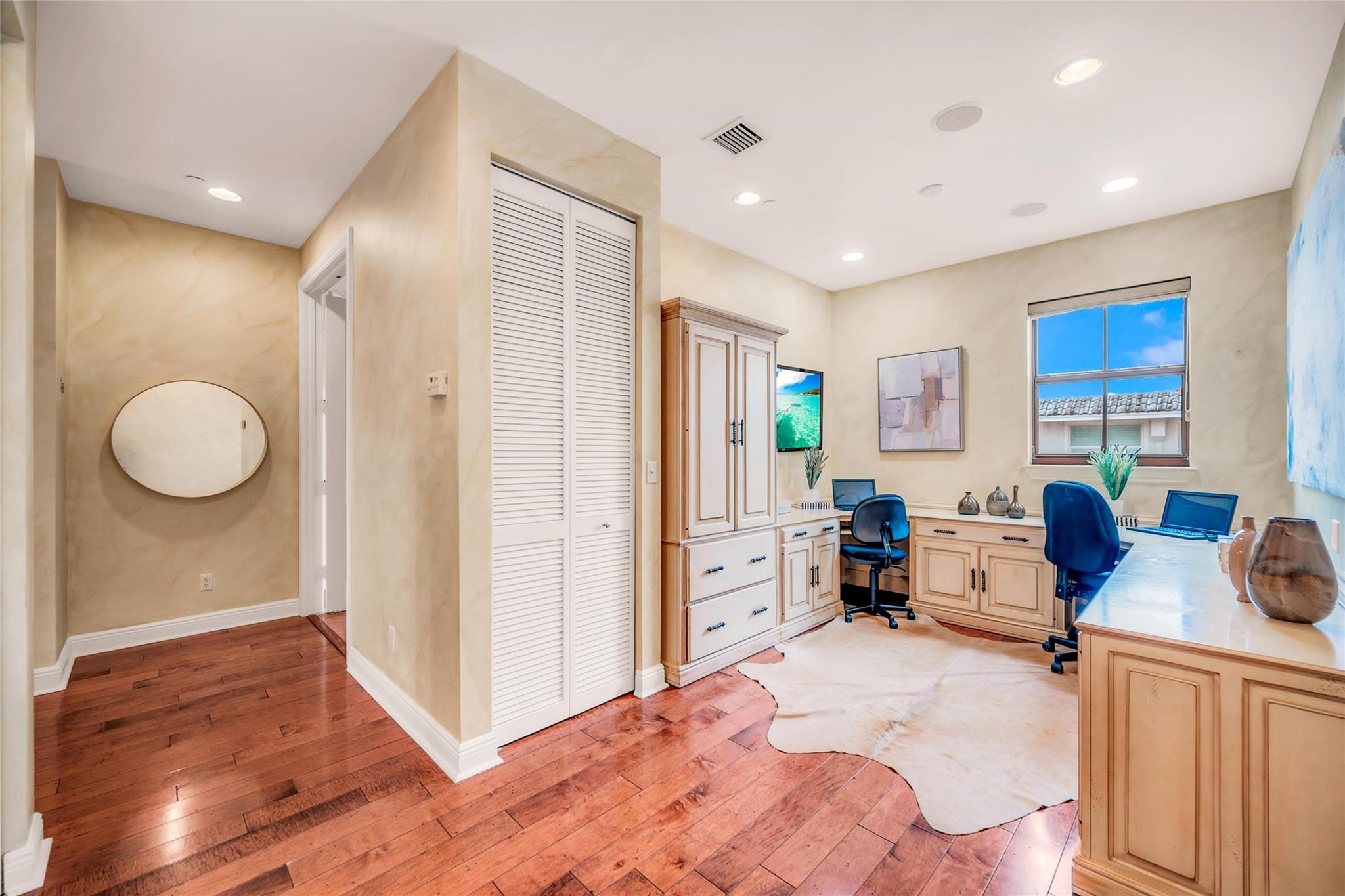1025 SE 2nd Ct 1025