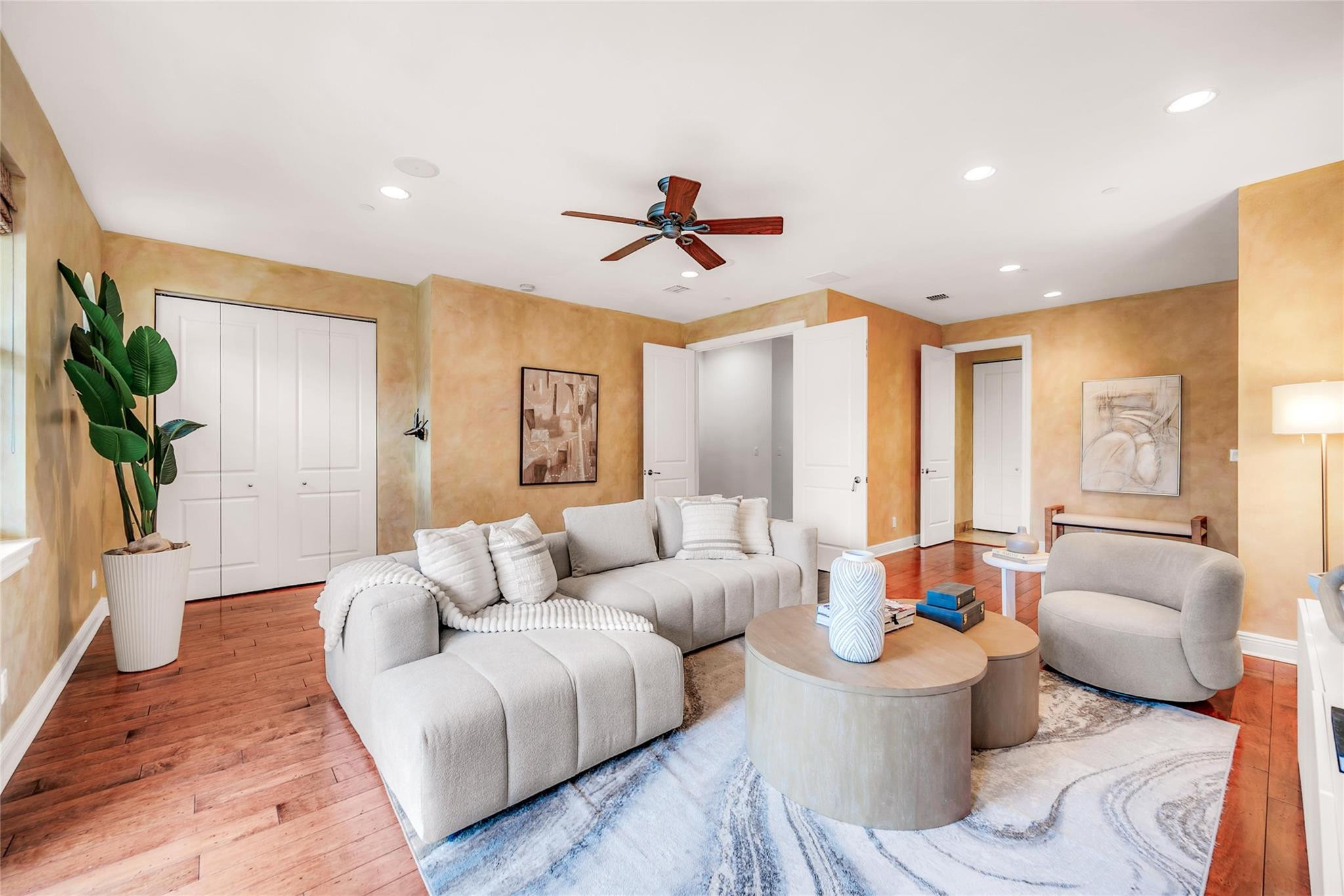 1025 SE 2nd Ct 1025