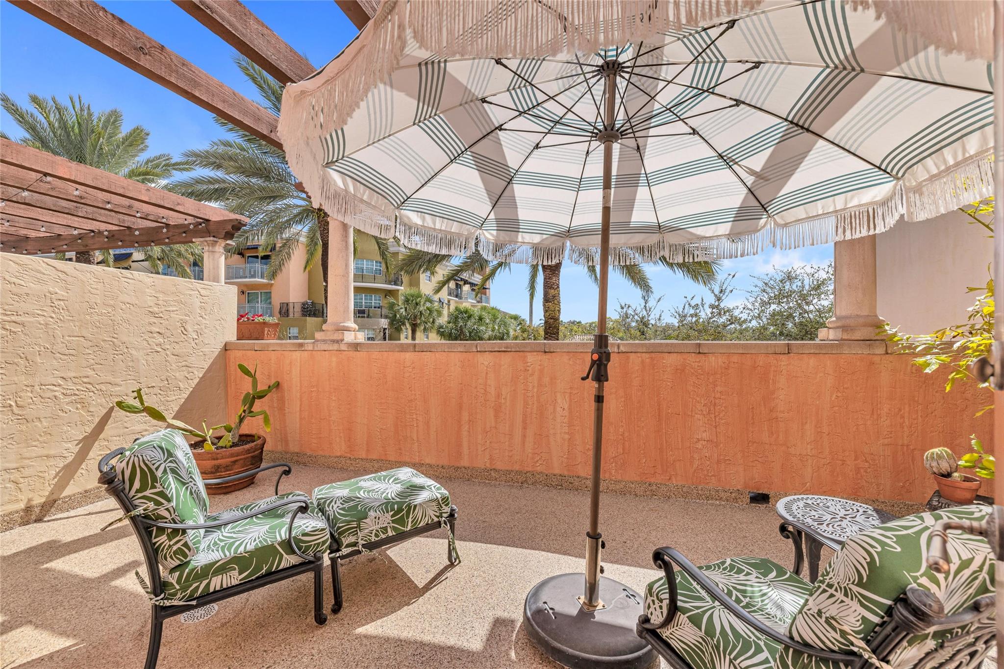 1025 SE 2nd Ct 1025