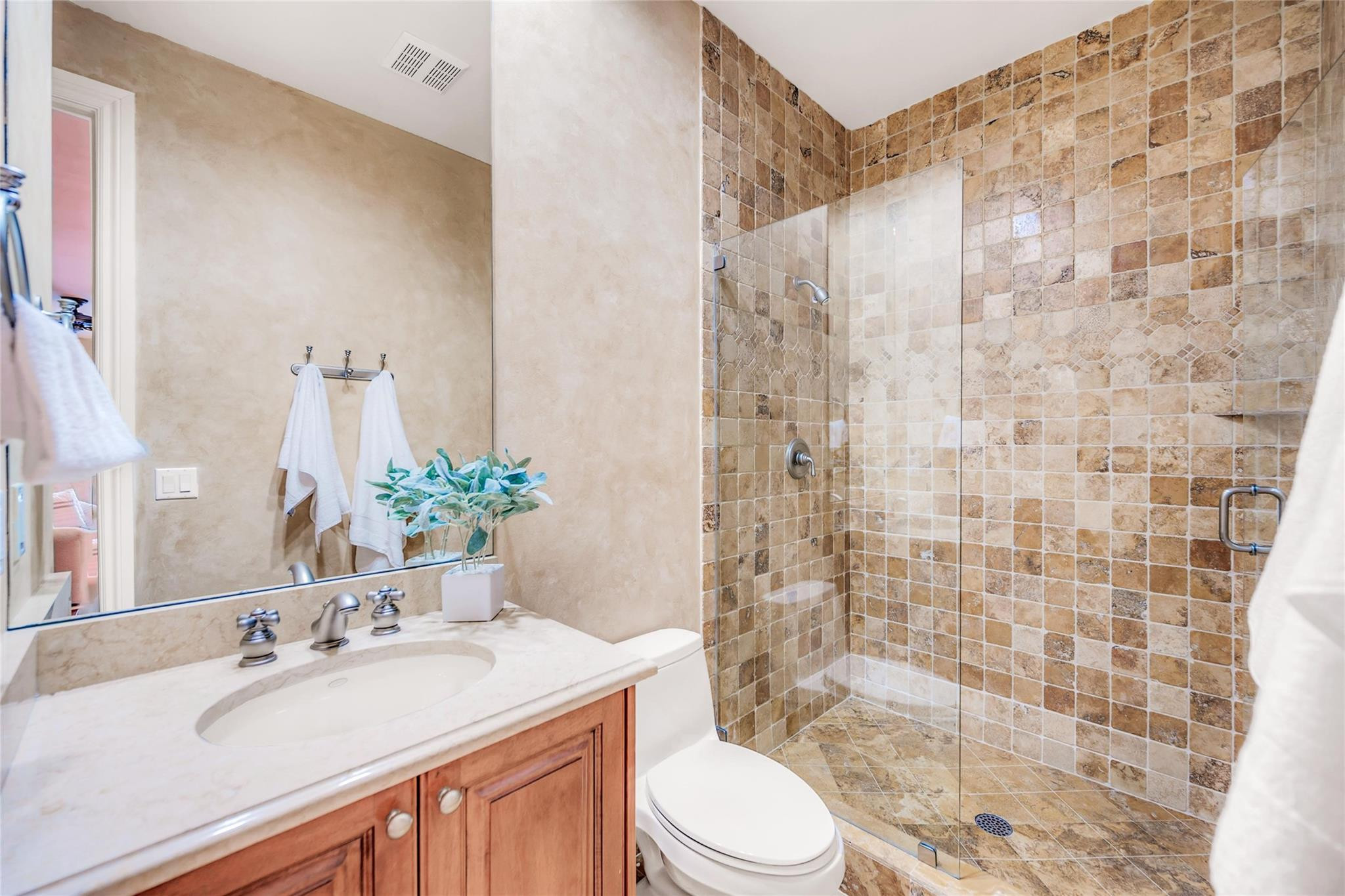 1025 SE 2nd Ct 1025