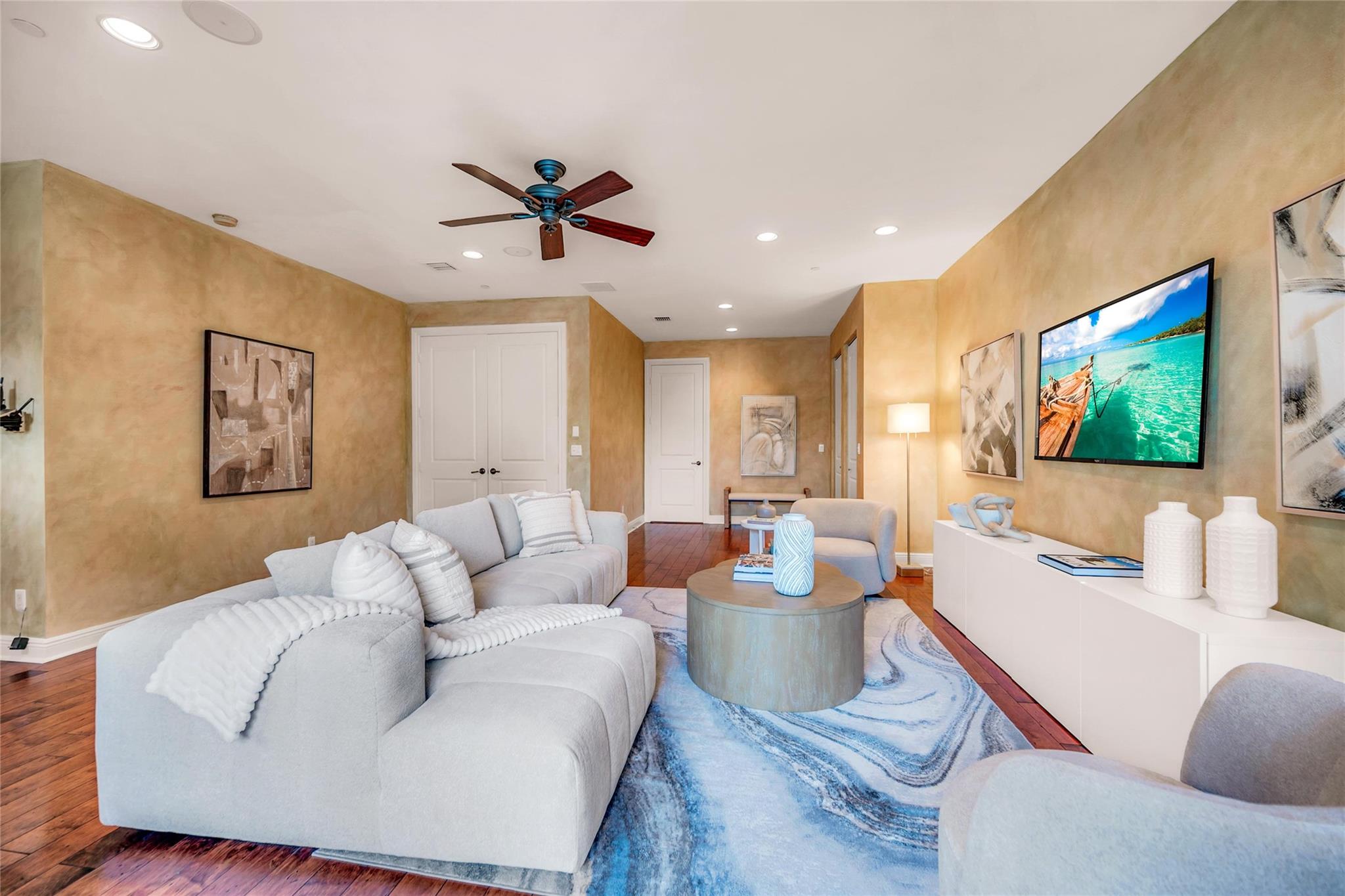 1025 SE 2nd Ct 1025