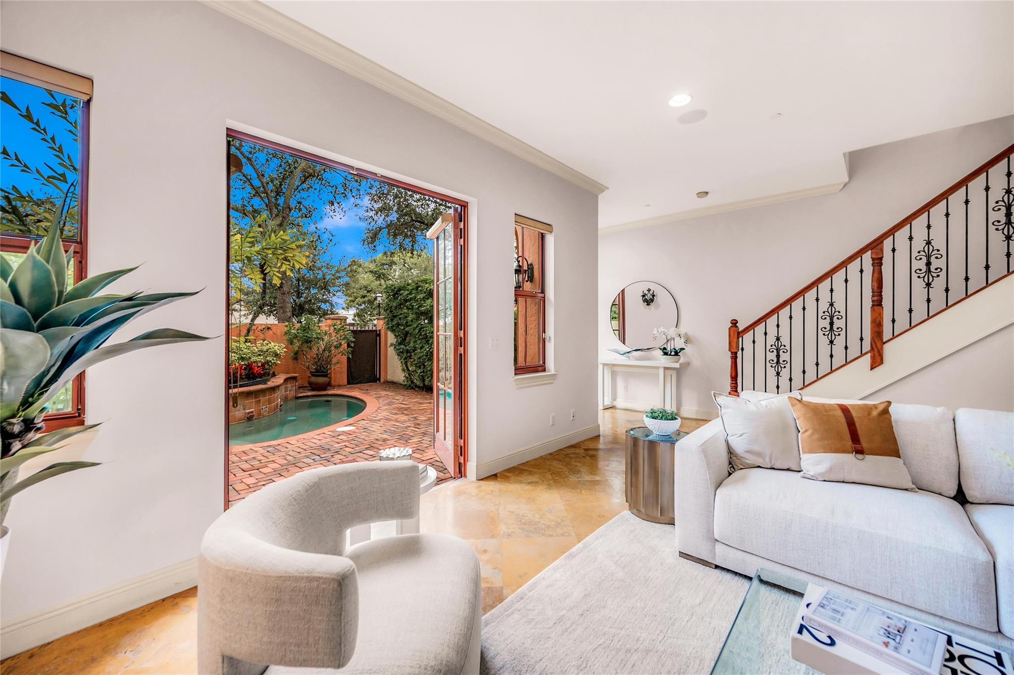 1025 SE 2nd Ct 1025