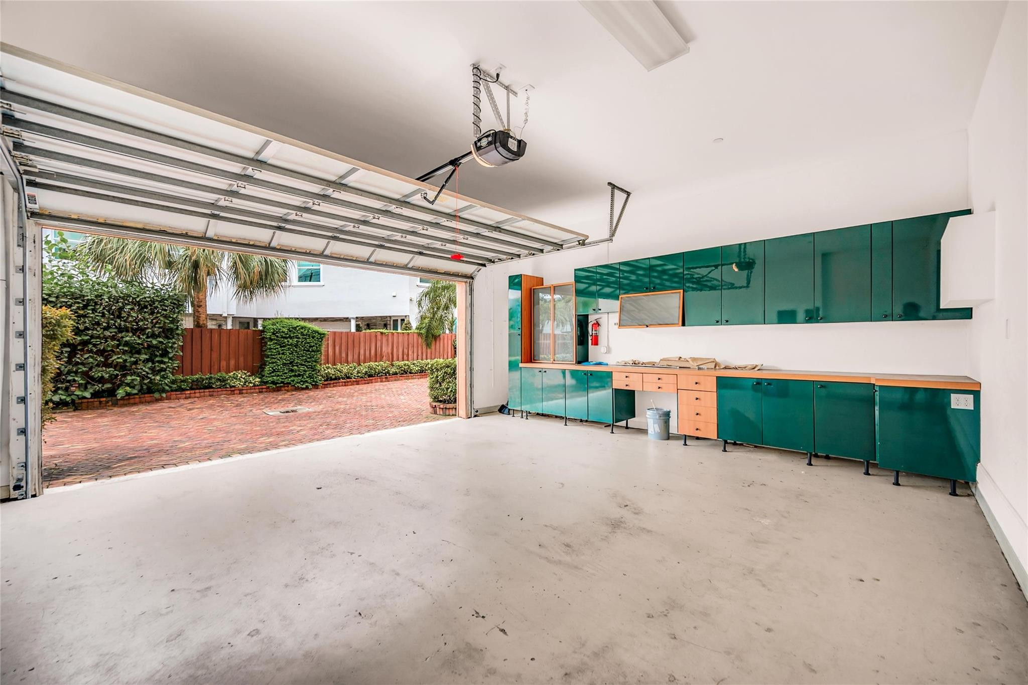 1025 SE 2nd Ct 1025