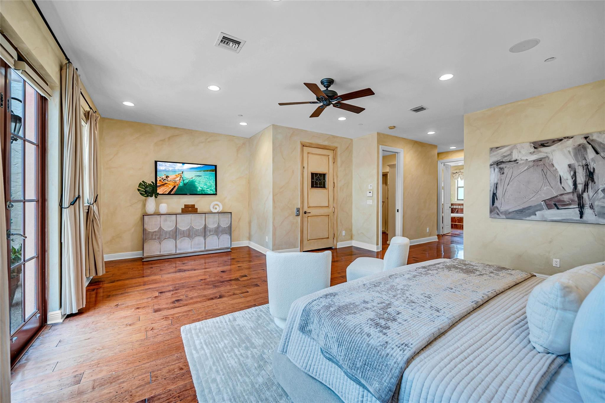 1025 SE 2nd Ct 1025