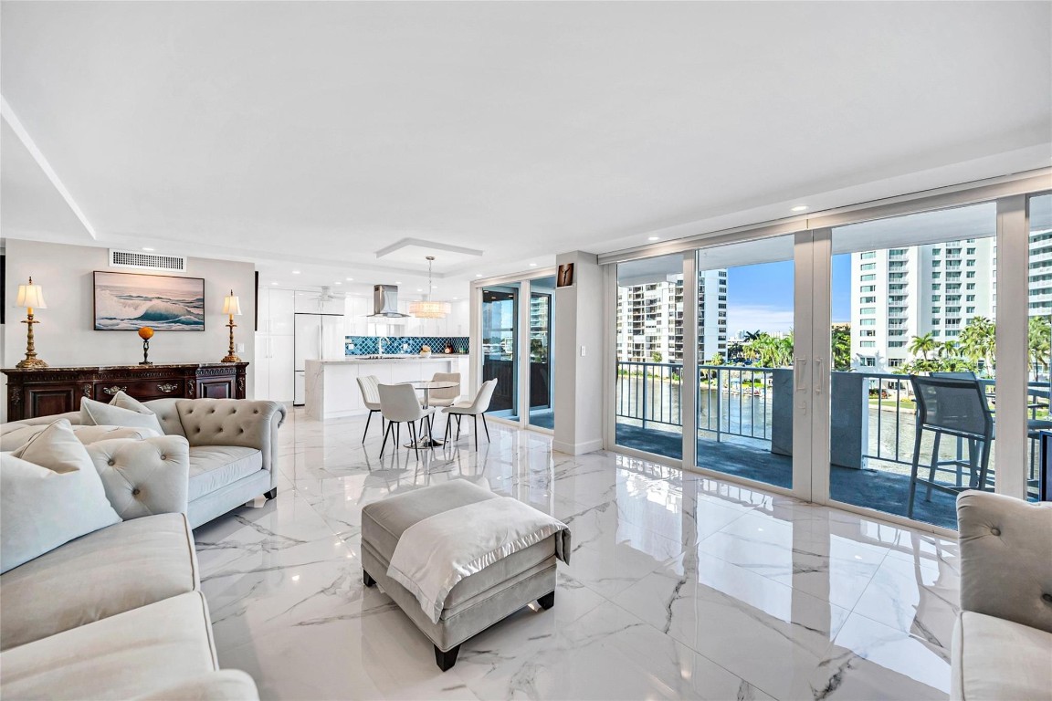 2800 E Sunrise Blvd 5B