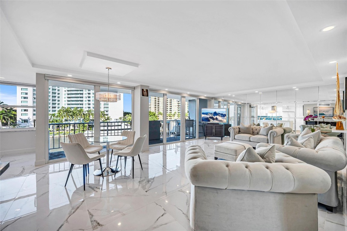 2800 E Sunrise Blvd 5B