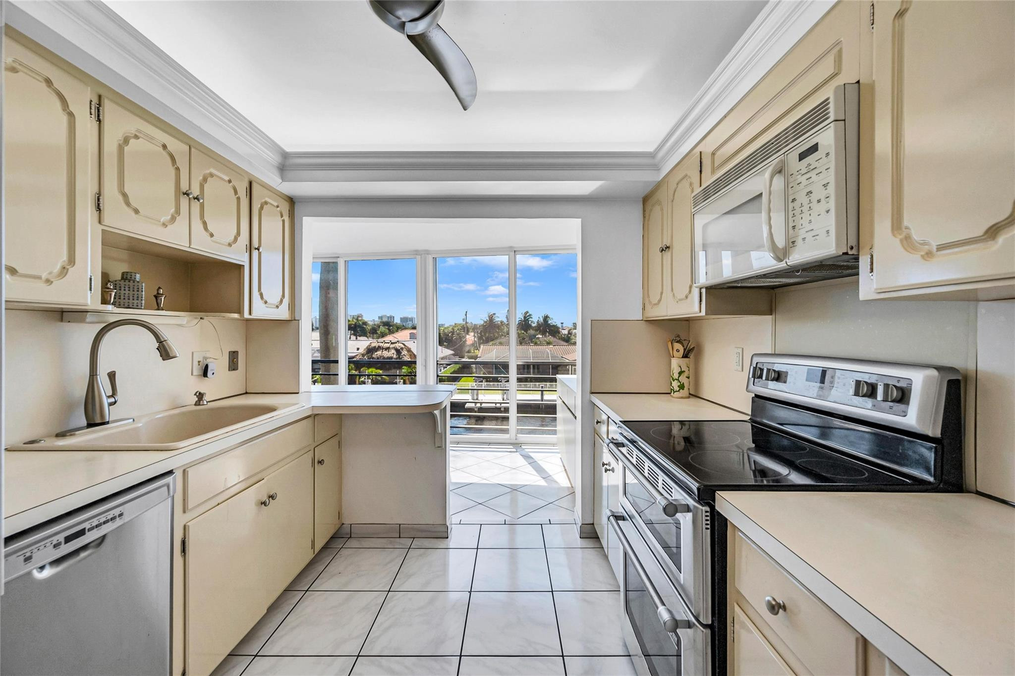 3050 NE 47th Ct 201