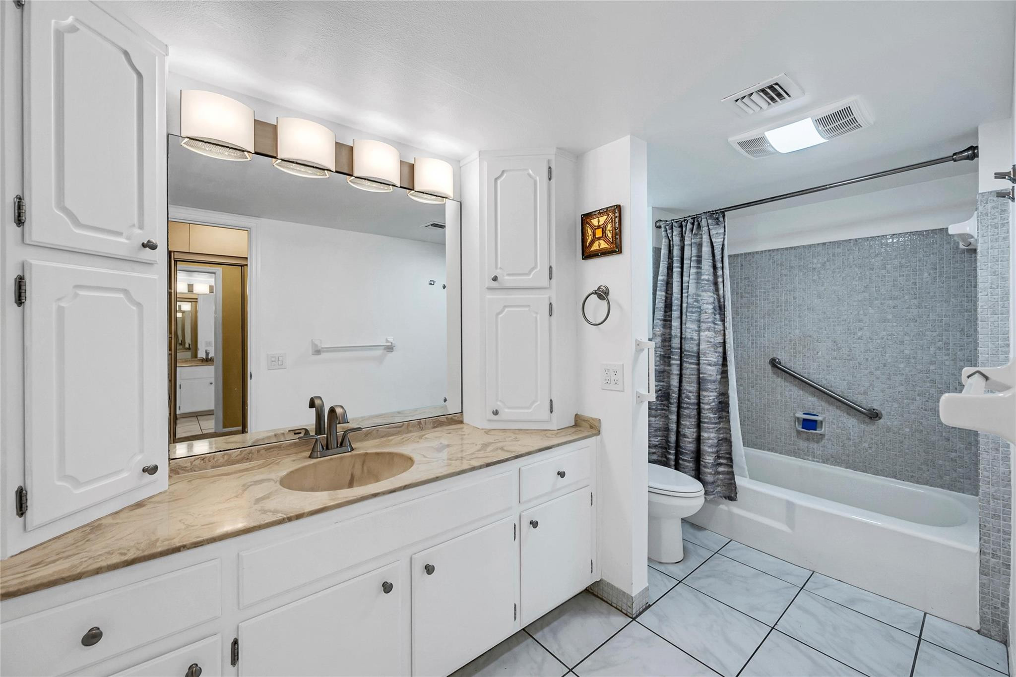 3050 NE 47th Ct 201