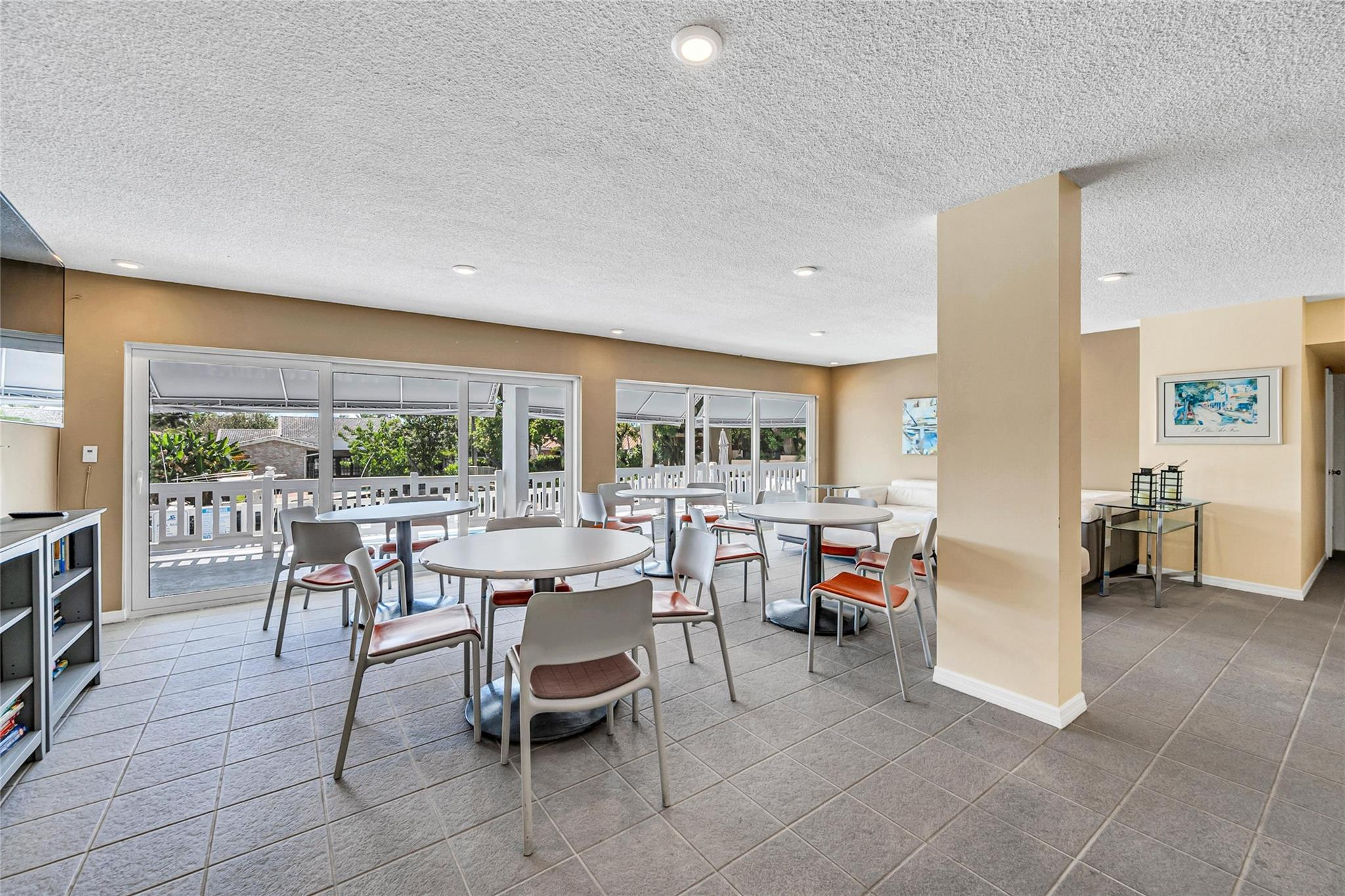 3050 NE 47th Ct 201