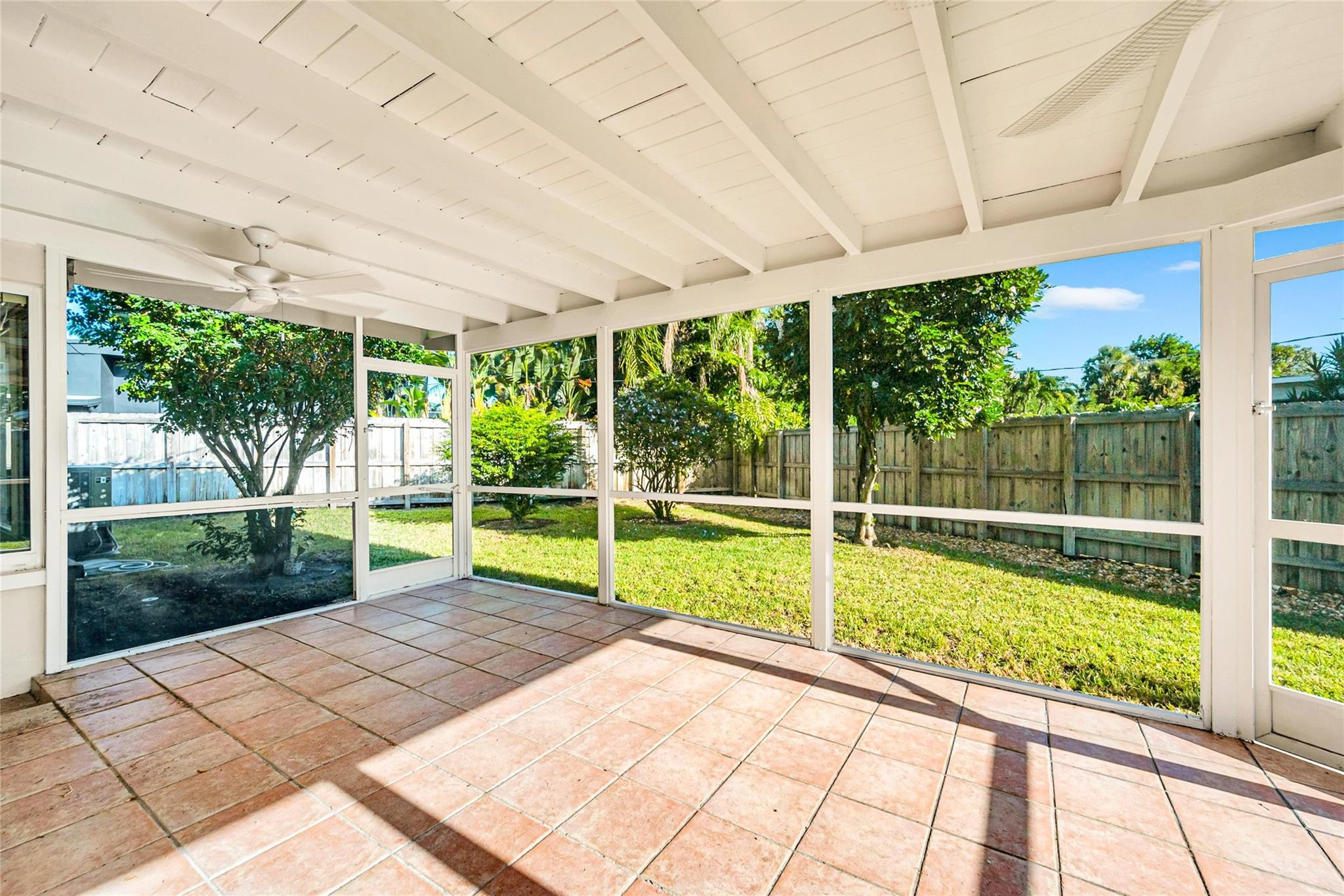 2100 Manatee Dr