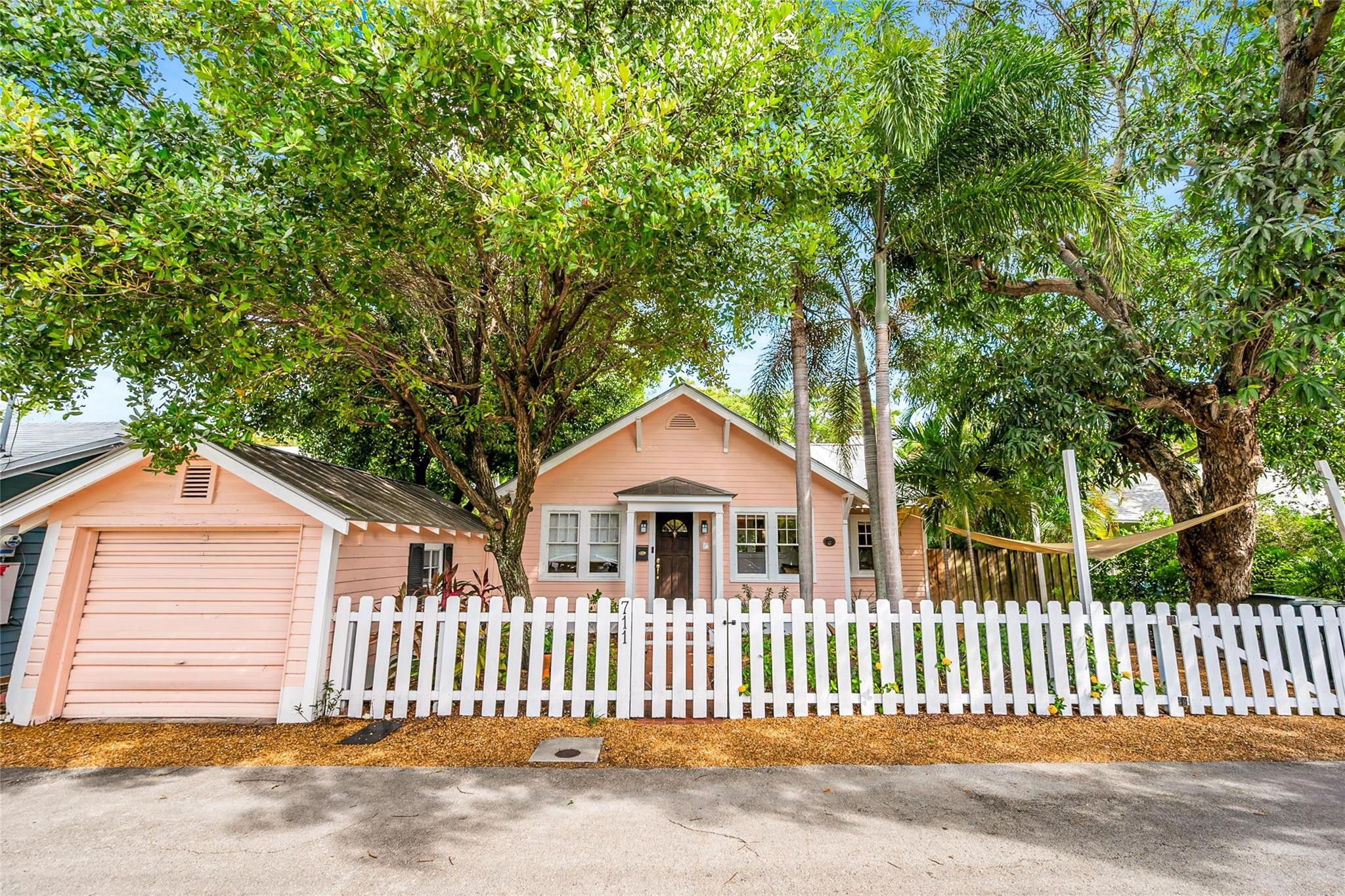 711 NE 17th Ave