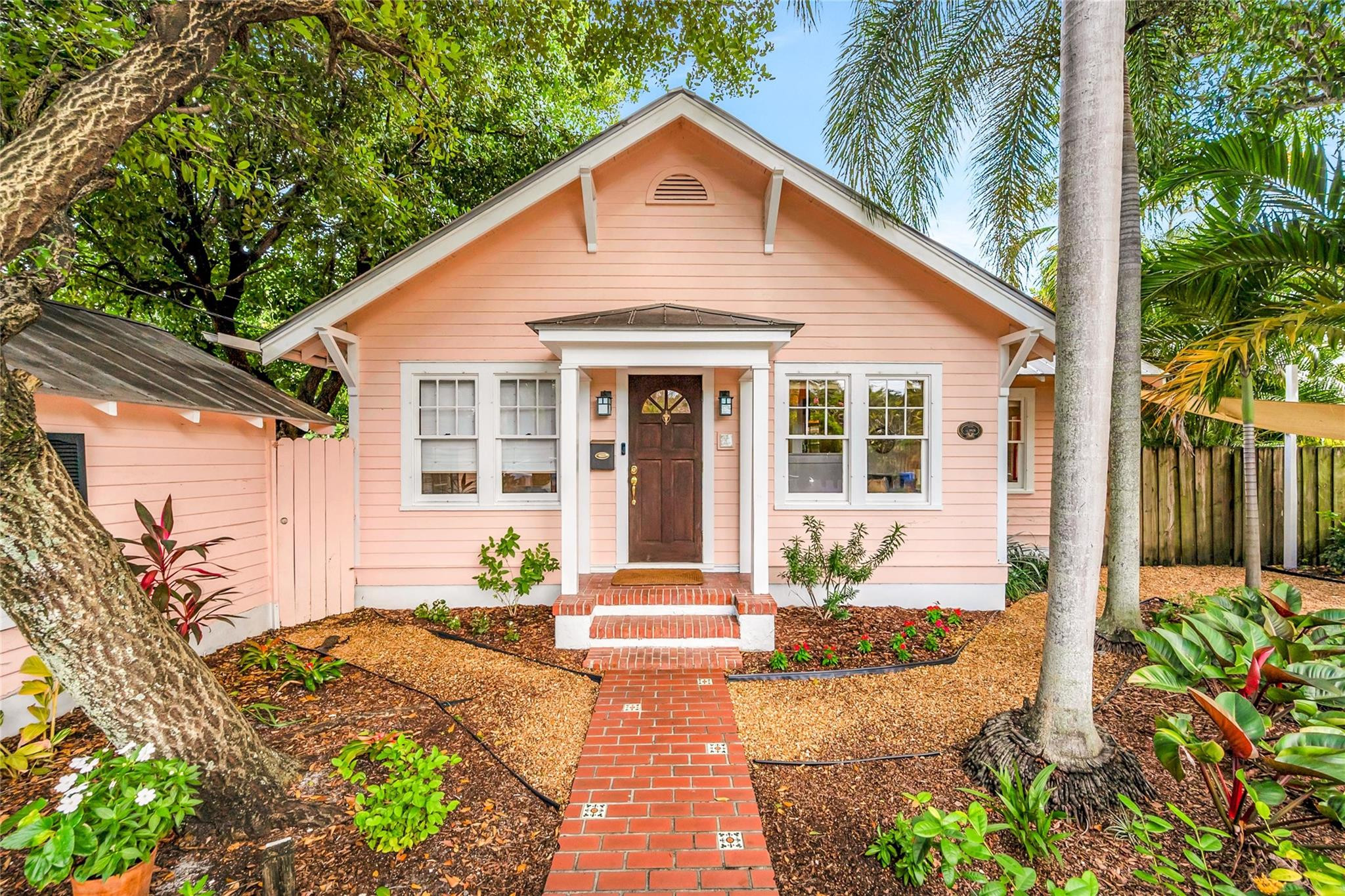 711 NE 17th Ave