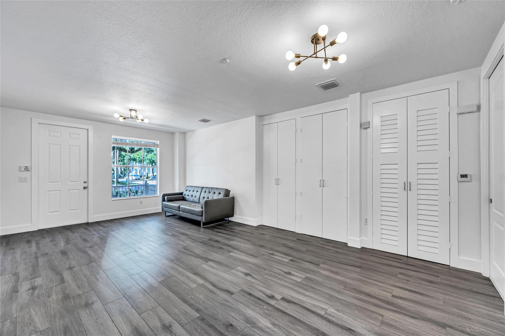 342 SW 13th Ter 342
