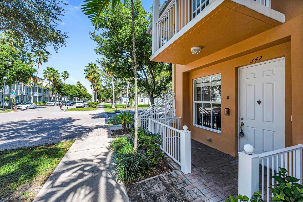 342 SW 13th Ter 342