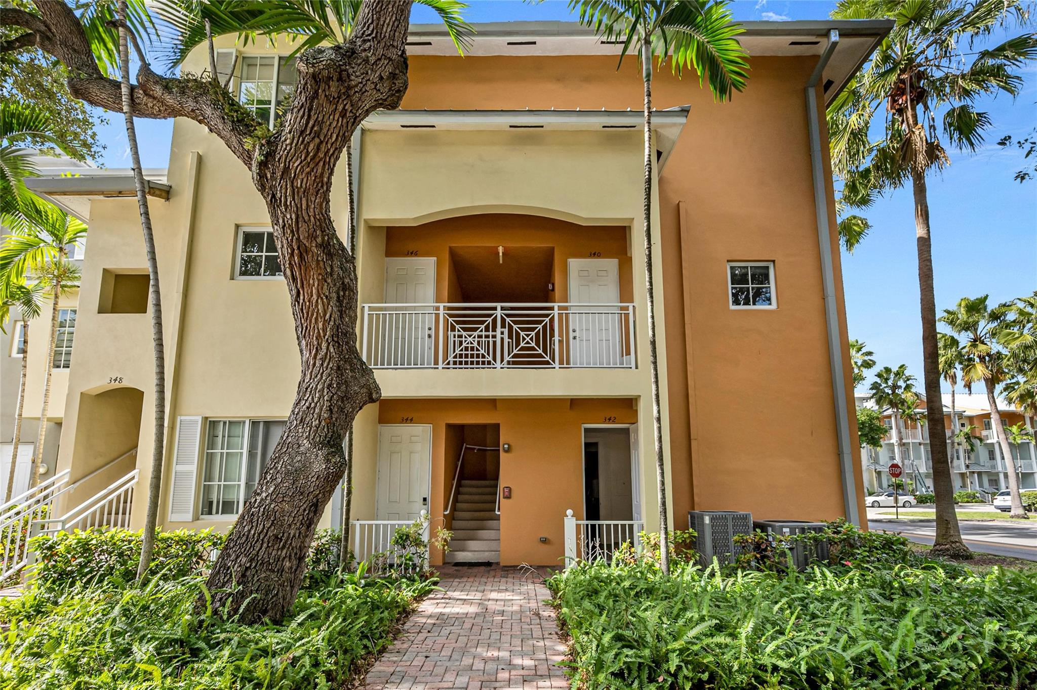 342 SW 13th Ter 342