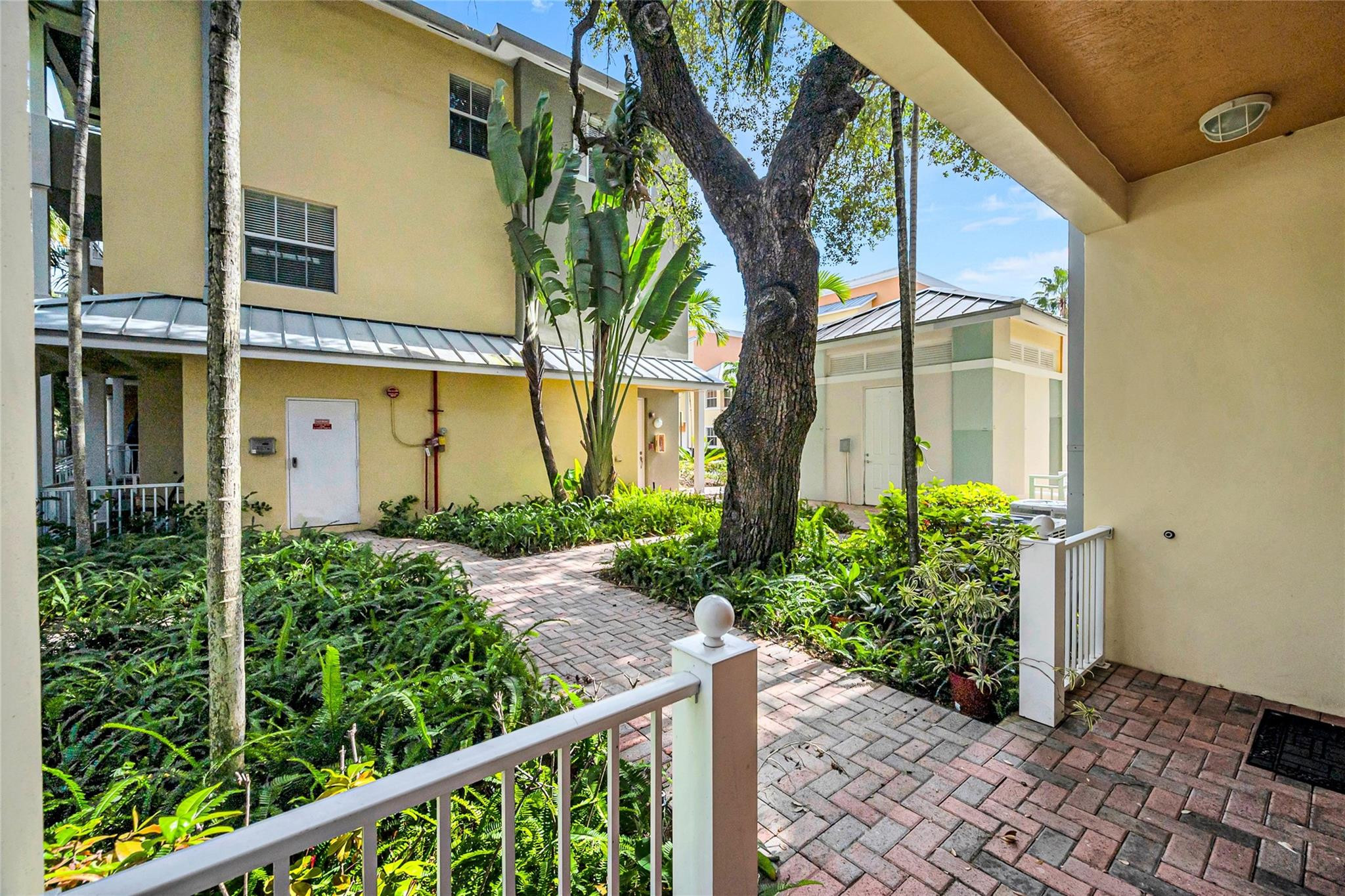 342 SW 13th Ter 342