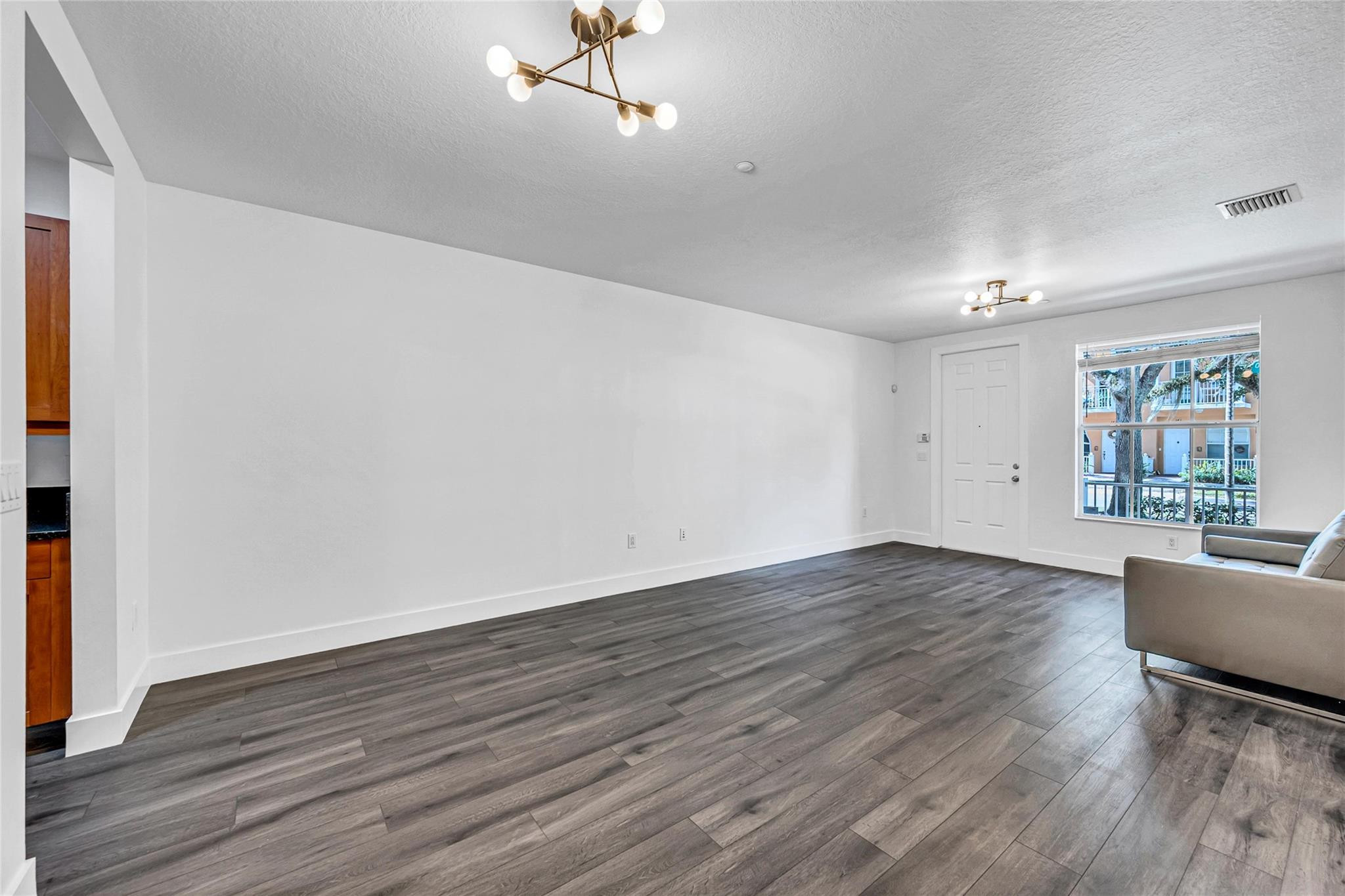 342 SW 13th Ter 342